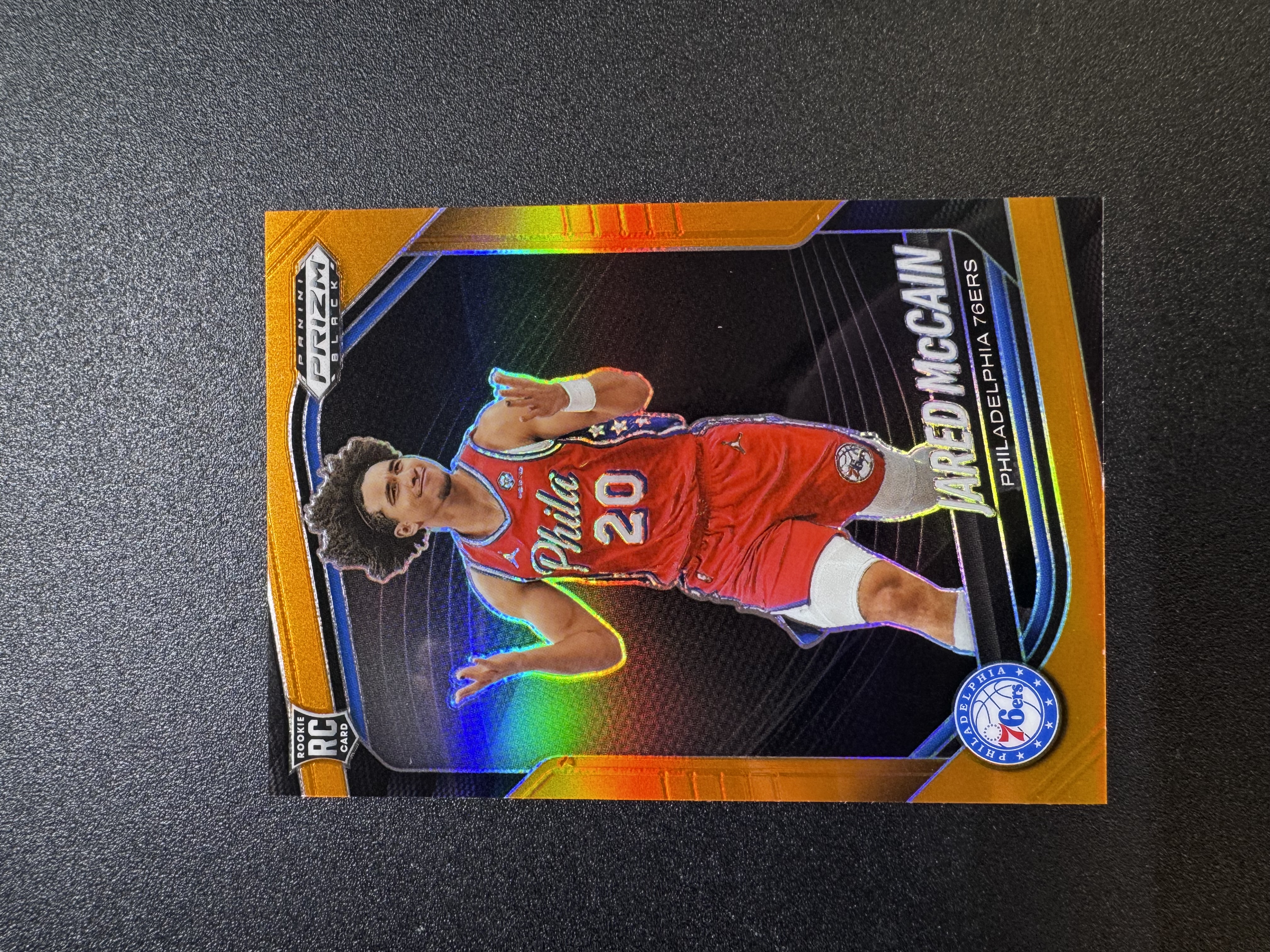 2024-25 Panini Prizm Black Jared McCain RC 76人 贾里德麦凯恩 新秀 11/49编 紫碎冰折 折射 微瑕 实卡精美 卡品如图 收藏必入