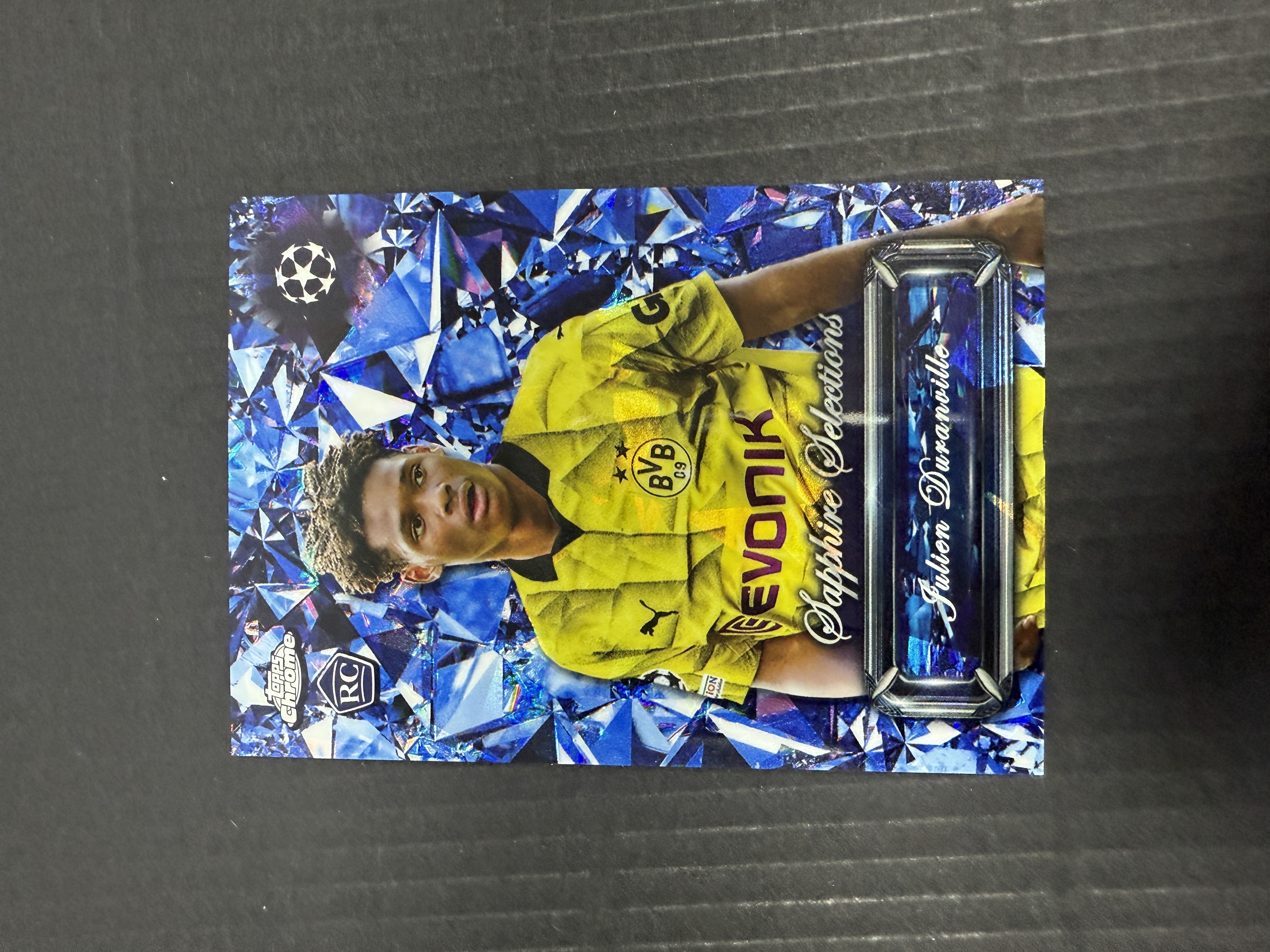 【GOAT山羊拍卖】D哥 2023-24赛季 topps chrome ucc欧战系列 迪朗维尔 新秀蓝碎冰折精选特卡 多特蒙德新星 品相如图
