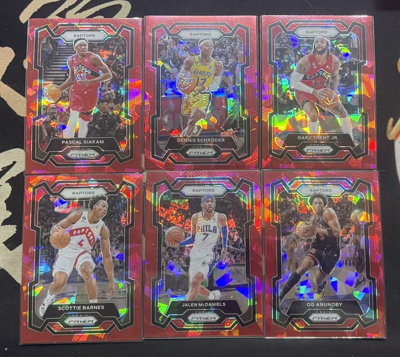 2023-24 Panini Prizm Scottie Barnes 斯科蒂·巴恩斯 阿奴诺比 小加里·特伦特 西亚卡姆 斯罗德 麦克丹尼尔斯 76人队 红碎冰 碎冰折 折射 pz 打包(猴子卡社)