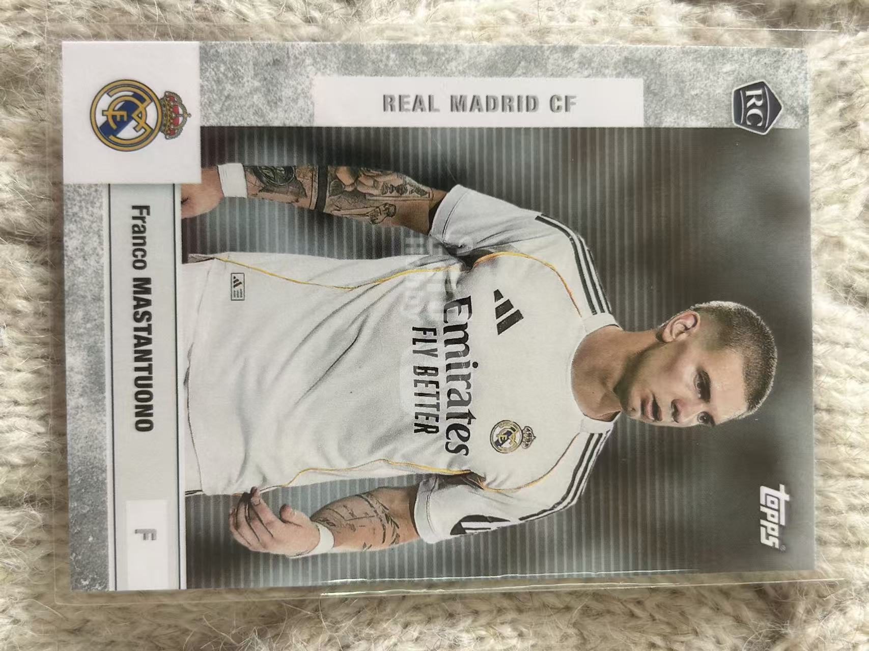 2022 Topps UGG Franco Mastantuono 佛朗哥・马斯坦图诺 - 皇马新秀前锋,RC 新秀卡,脚下技术细腻,门前终结潜力足,新生代希望之星,凑套必备
