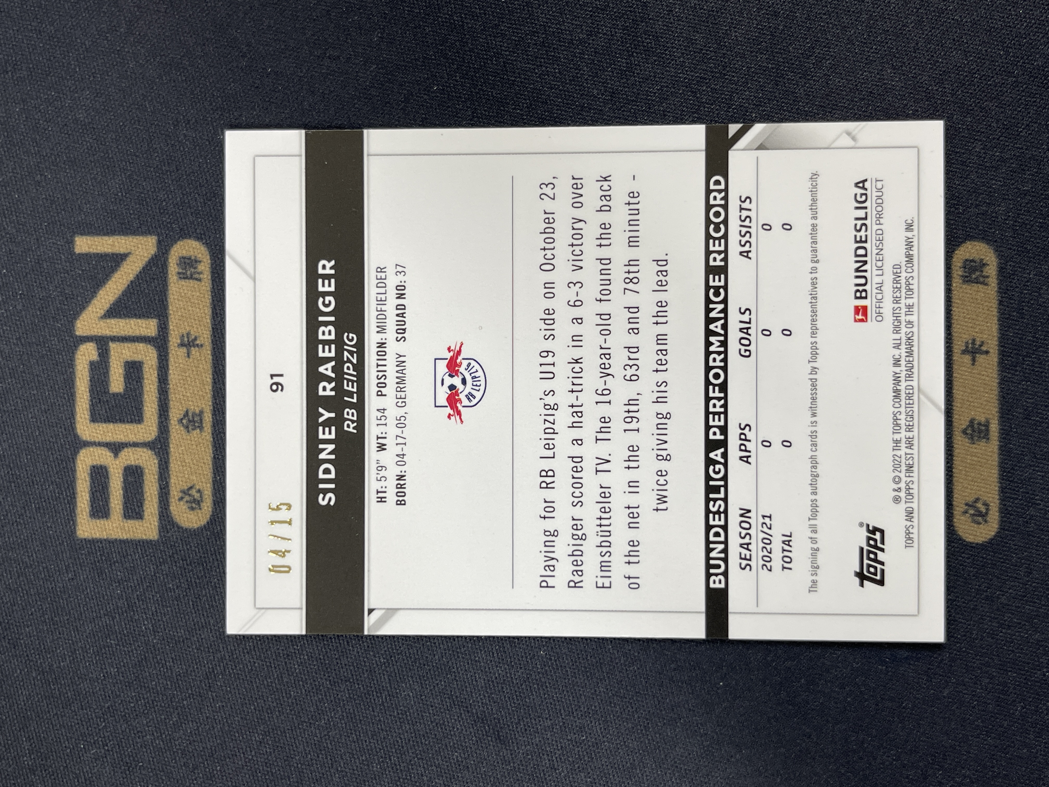 【必金拍卖-可累积】251018LY 2021-22 TOPPS FINEST 德甲 莱比锡红牛新秀RC 雷比格Sidney Raebiger 橙折折射签字15编低编 卡细痕 收藏投资首选