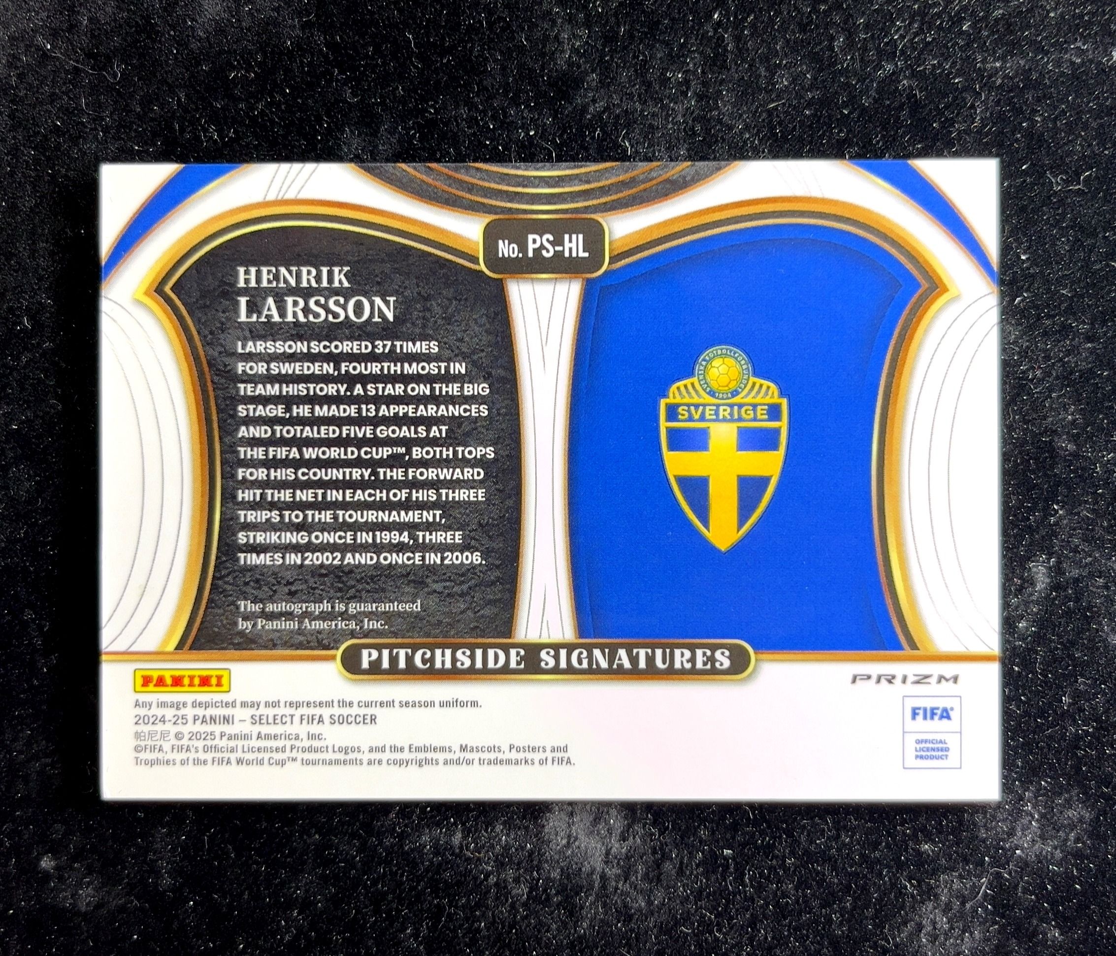 【小白1%代卖】2024-25 Panini Select Pitchside Signatures现场签字 Henrik Larsson 亨里克 拉尔森 瑞典战神 签名 银折 折射 极高价值 小新