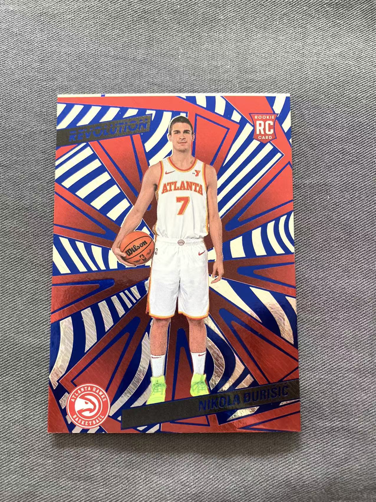 2024-25 Panini Revolution Nikola Durisic RC 尼古拉 久里希奇 老鹰 蓝平行 新秀 革命 折射 戴戴
