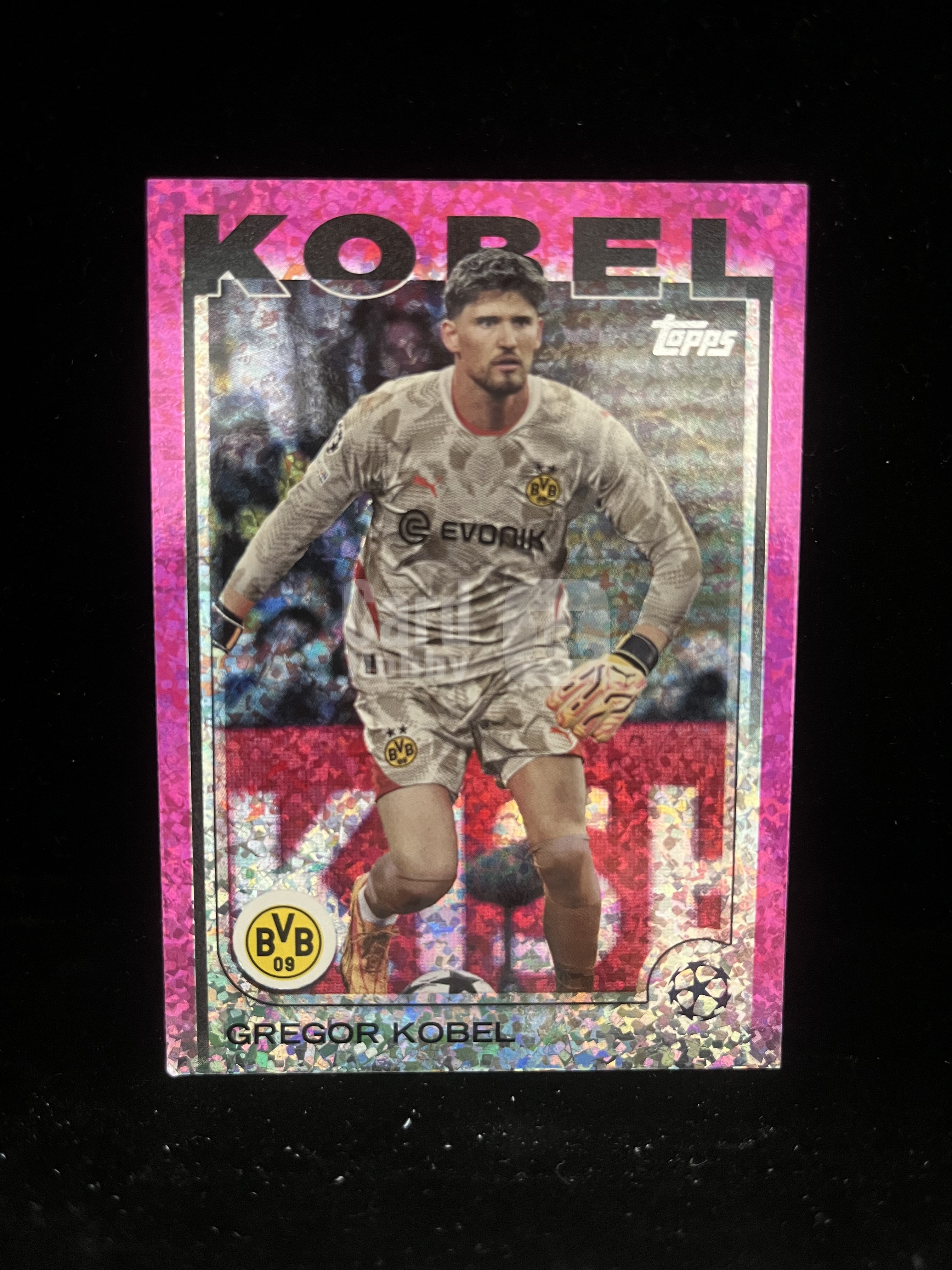 免费代拍 2025 Topps UEFA Club Competitions 欧冠 科贝尔 Gregor Kobel 粉折 卡品如图#B162