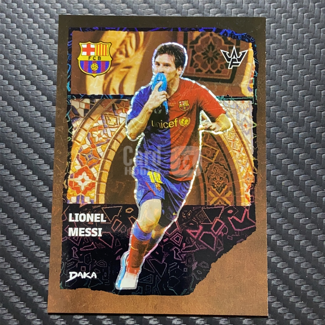 【小牛代拍】2026 DAKA 巴塞罗纳 Lionel Messi 巴塞罗那 daka 阿根廷 球王 梅西 巴萨传奇 艺城巴萨 幻棱折 卡品如图(男)