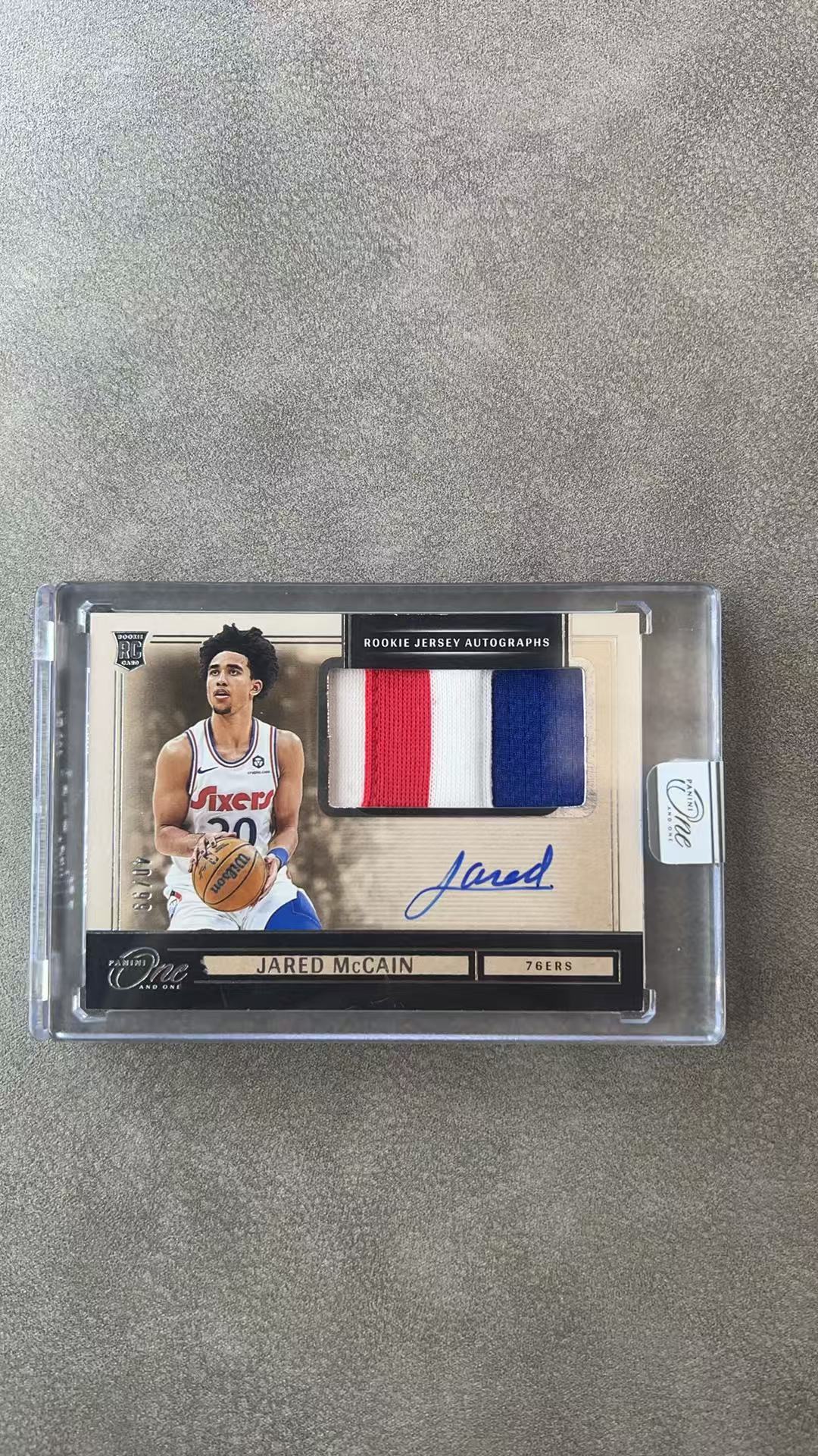 7003【330球星卡实体店代卖】panini 24-25 ONE 贾里德麦凯恩(Jared McCain)新秀年 球衣实物 签字 RPA 卡签 40/99编 原封砖 仅顺丰寄付(理财家)