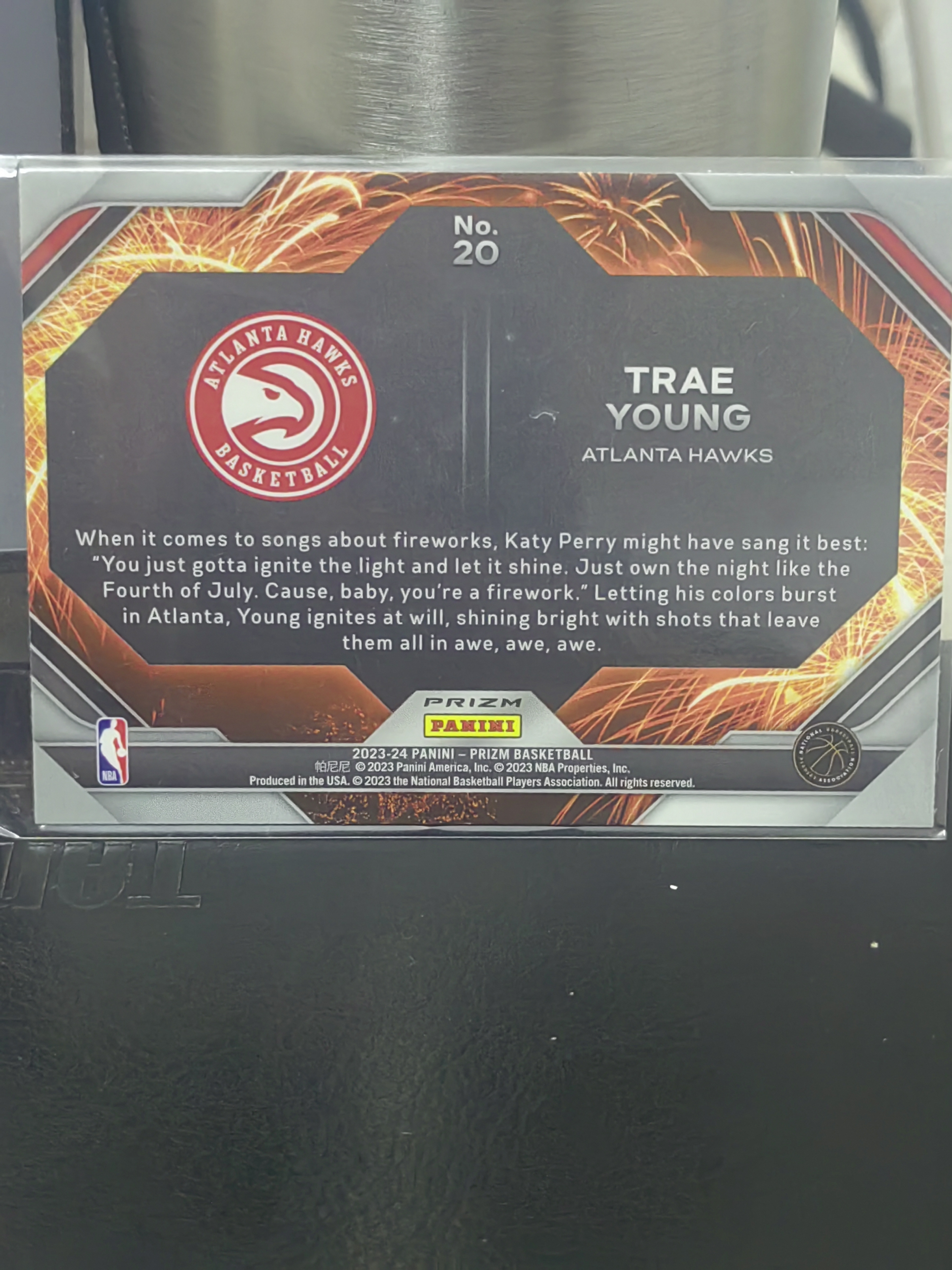 2023-24 Panini Prizm Trae Young PZ 银折 特雷 杨 老鹰 横版 烟花 特卡 FIREWORKS 篮 白边白角 不保卡品 卡品如图