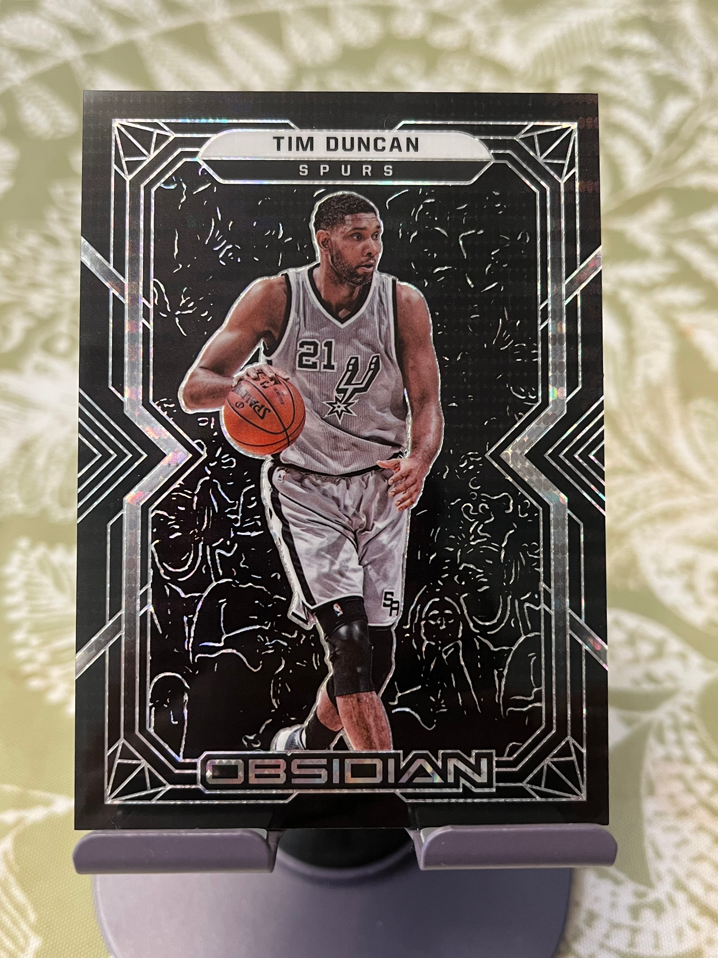 2021-22 Panini Obsidian Tim Duncan 蒂姆 邓肯 石佛 马刺【折射 脉冲折 黑曜石系列】【边角瑕疵如图 介意勿拍】#1157