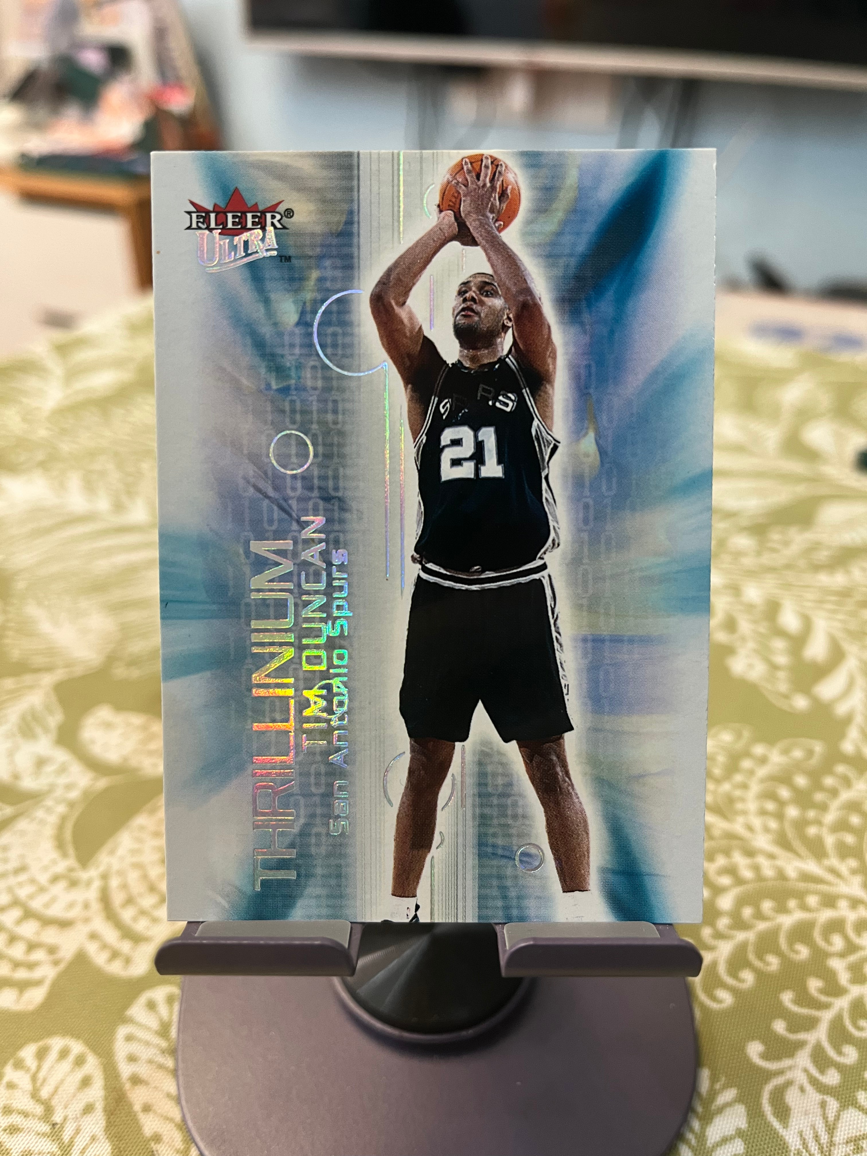 2000 Fleer 老卡 老特 Tim Duncan 蒂姆 邓肯 石佛 马刺【折射 THRILLINUM ULTRA】【边角瑕疵如图 介意勿拍】#1044