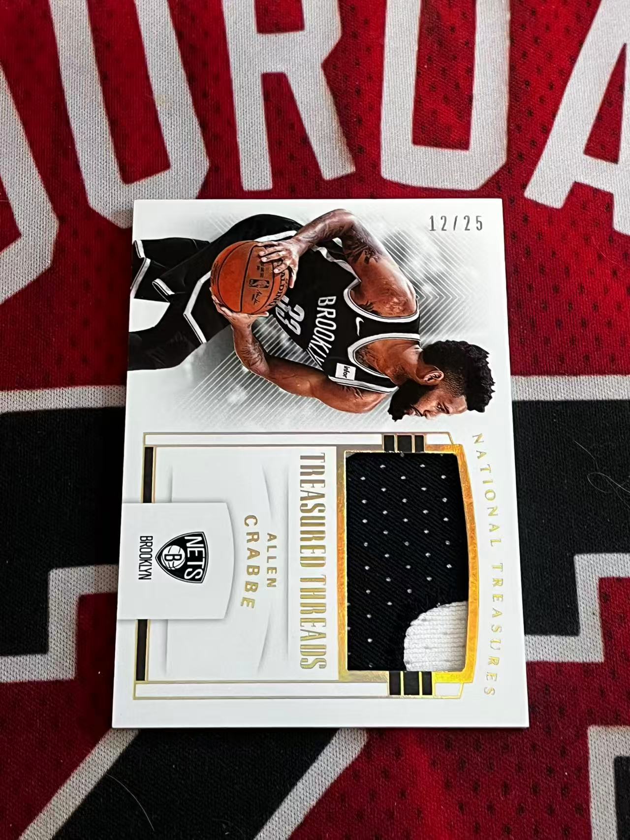 【接寄拍】2017-18 PANINI NATIONAL 国宝高端系列 篮网名宿 阿伦克拉布 25编 低编 GU 亲穿落场双色PATCH球衣物料切割 衣料实物卡 金闪版 专收凑套必【烂臭嘴拍卖】