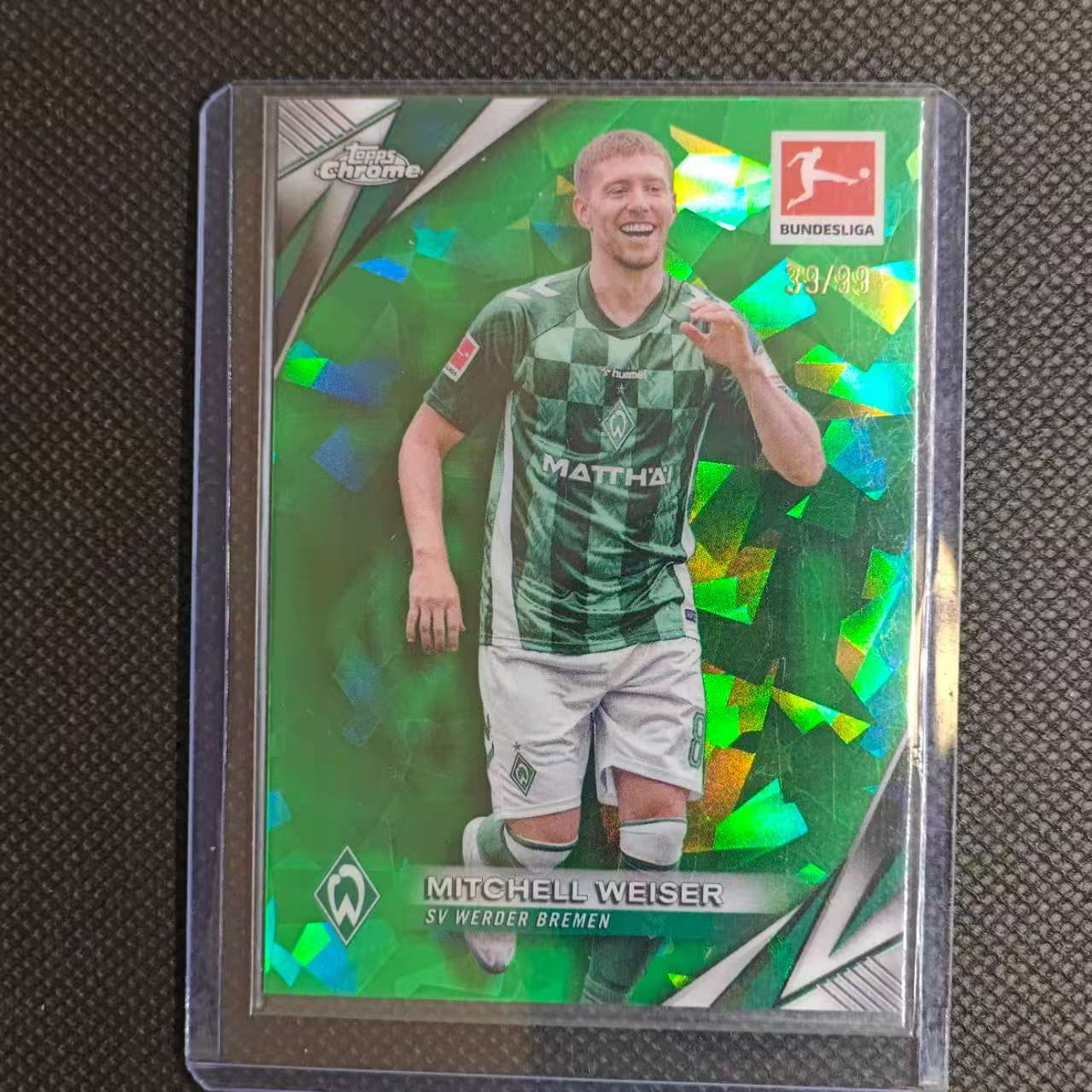 2025 Topps Chrome Mitchell Weiser 团长#德甲 蓝宝石 云达不莱梅 米切尔维泽尔 99编 绿碎冰折 折射 不保卡品细节看图