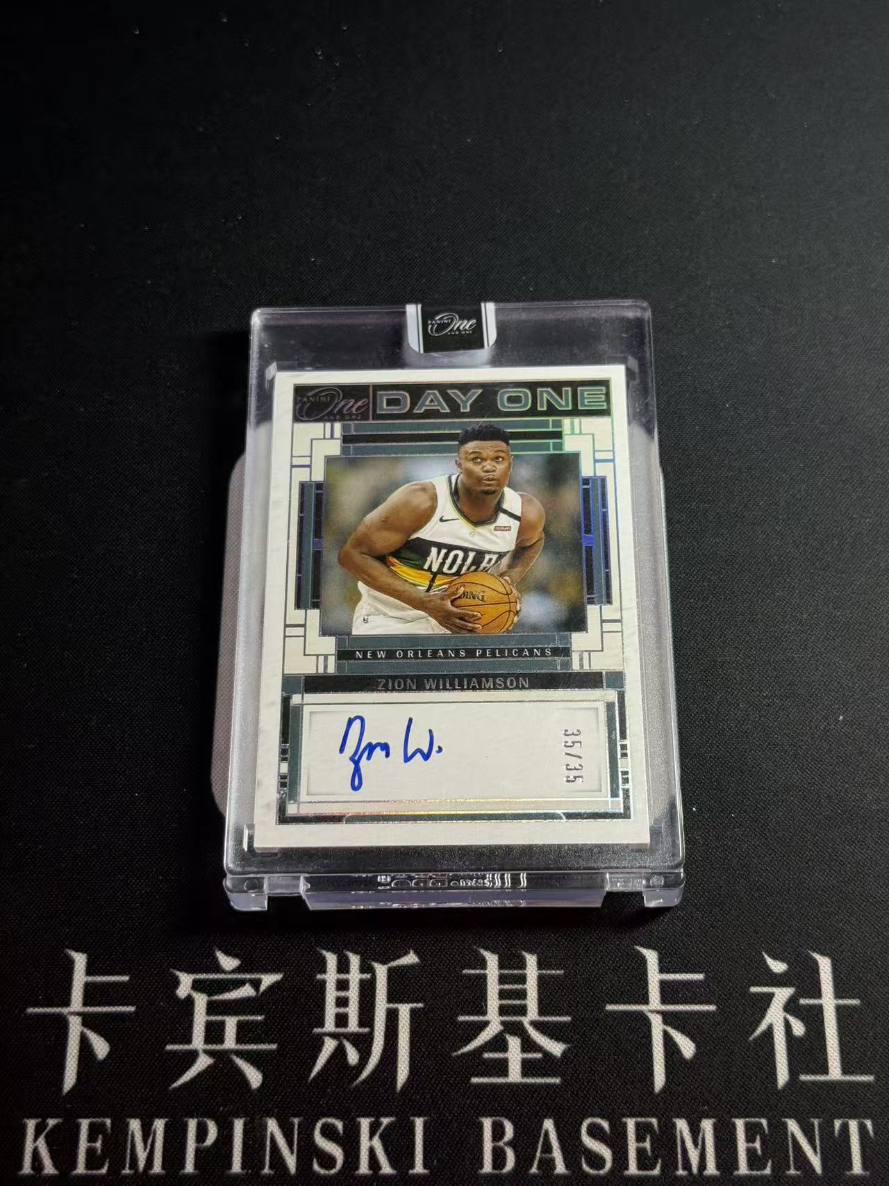 2023-24 Panini One and One Zion Williamson 【小来】锡安 威廉姆斯 胖虎 鹈鹕 ONE 首秀签字 DAY ONE卡签 35/35 尾编 反同背 专收凑套必备