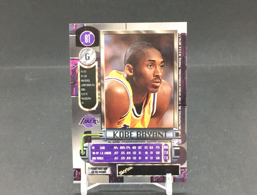 【DC拍卖】11.13 CR7 SKYBOX METAL UNIVERSE 金属宇宙 经典红绿宝原型卡 kobe 名人堂传奇巨星 湖人王朝领军人物 黑曼巴 科比 布莱恩特
