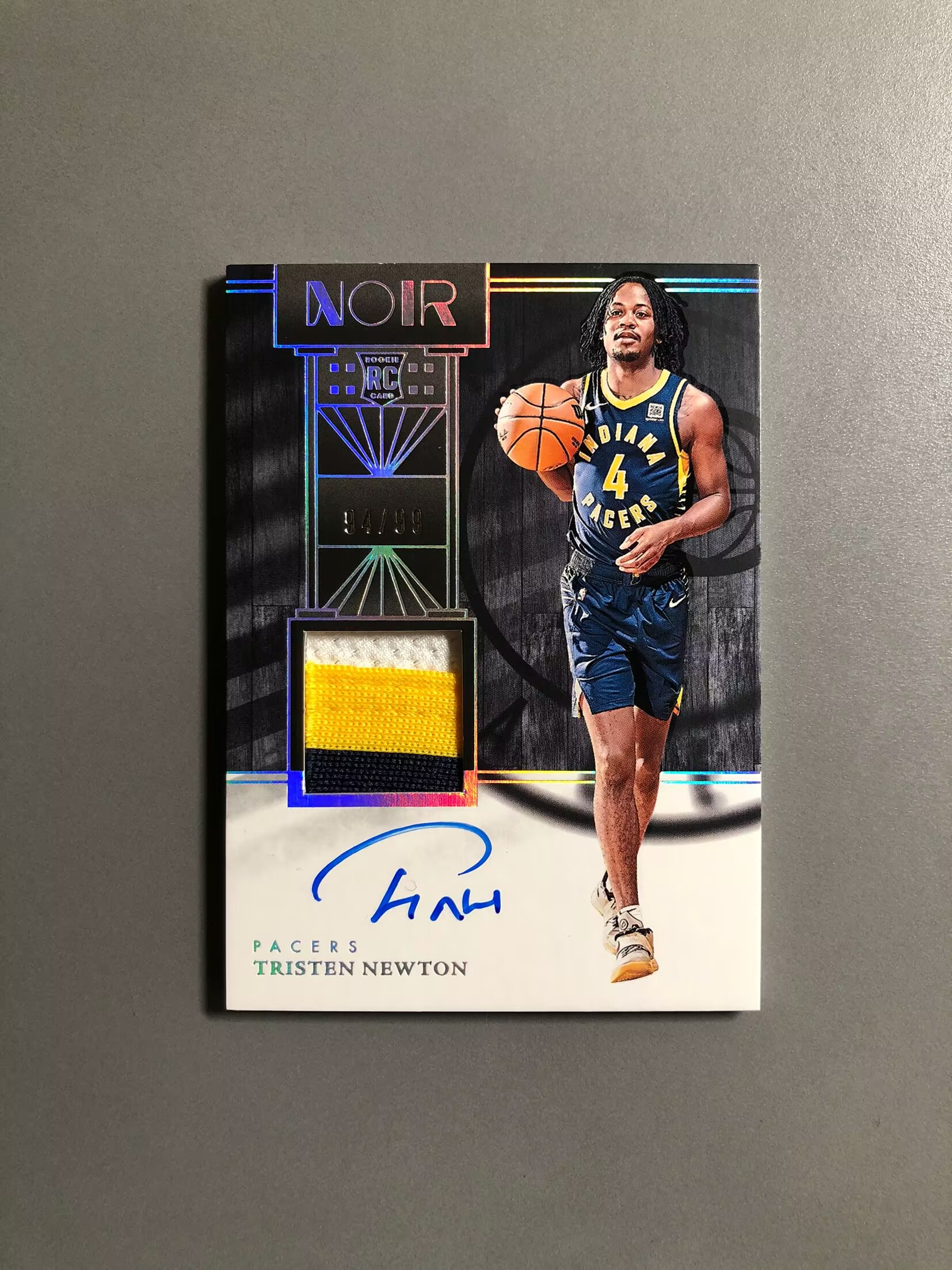 2024-25 Panini Noir Tristen Newton RC 特里斯坦·牛顿 步行者 新秀 RC 球衣 签字 卡签 RPA 99编 切割暴力 实卡好看 瑕疵如图 可累计 FT017