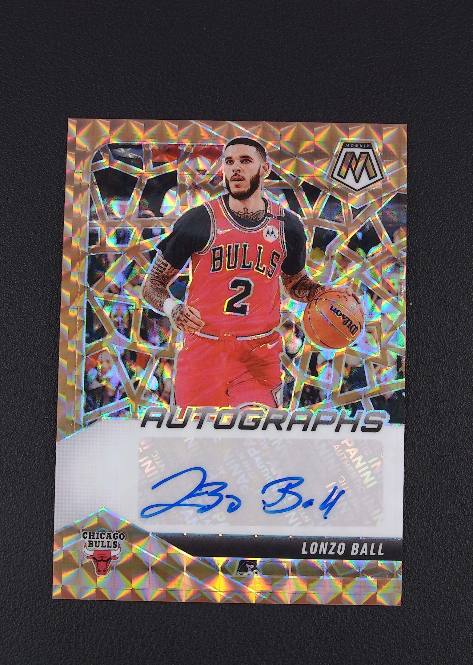2024-25 Panini Mosaic Lonzo Ball 【阿福代卖】 朗佐 鲍尔 公牛 75编 马赛克 签字 收藏必备 (行行行)
