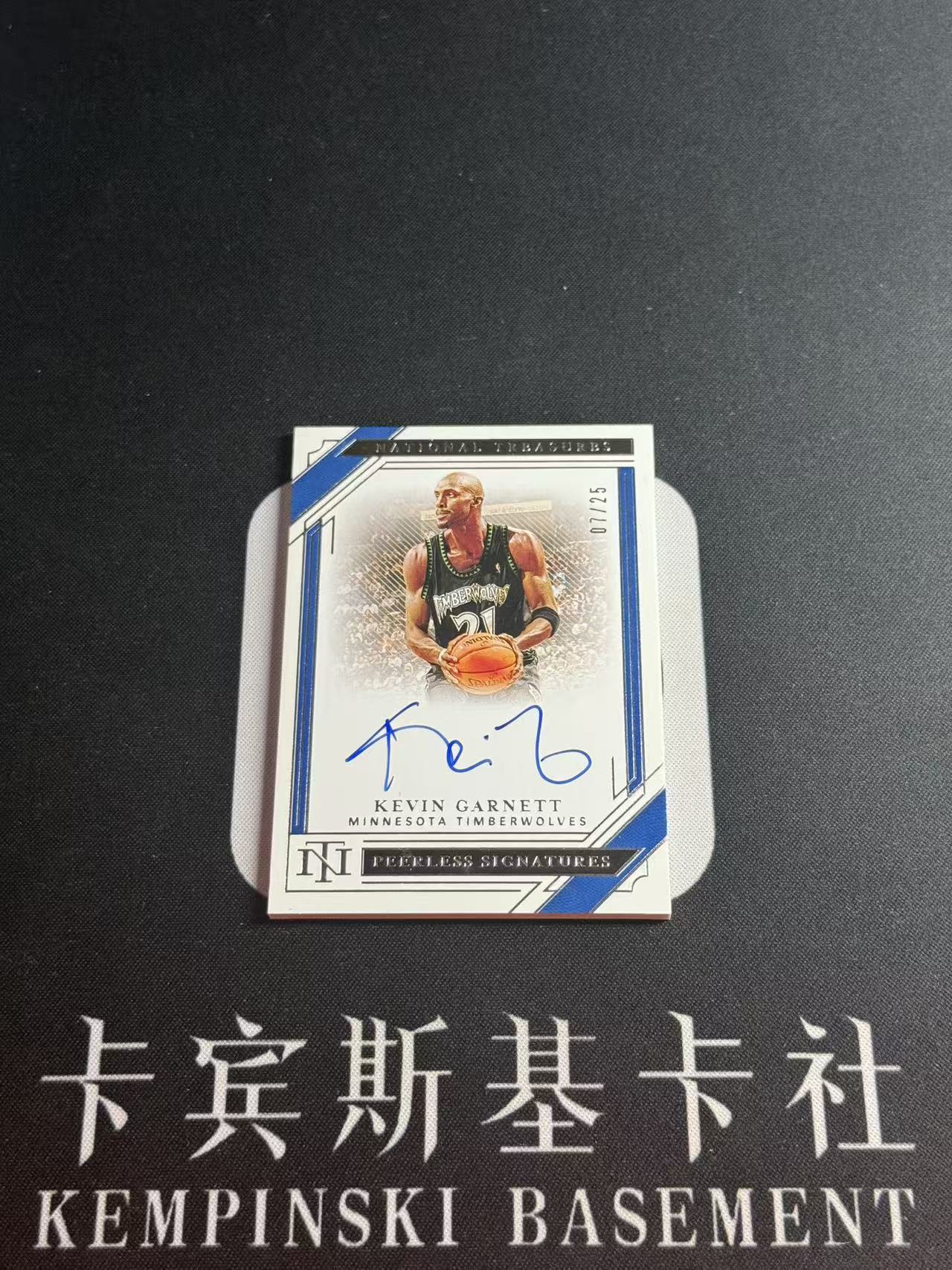 2020-21 Panini National Treasures Kevin Garnett 【卡宾】凯文 加内特 森林狼 凯尔特人 篮网 狼王 名宿 国宝 25编 低编 卡签 瑕疵如图 阿豚哥