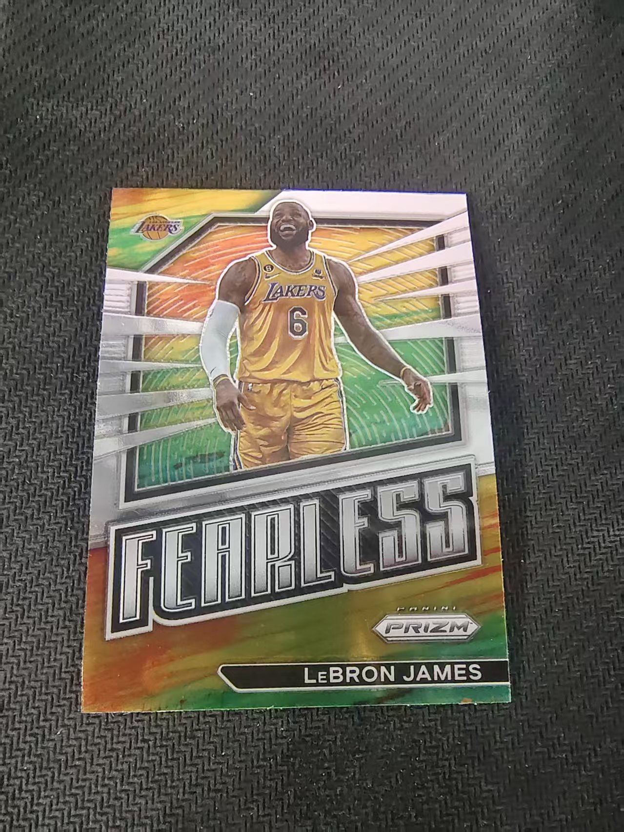 【可合并,不累计】2022-23 Panini Prizm LeBron James 勒布朗 詹姆斯 小皇帝 Fearless 无畏特卡 PZ 划痕 边角微瑕 介意勿拍 #18