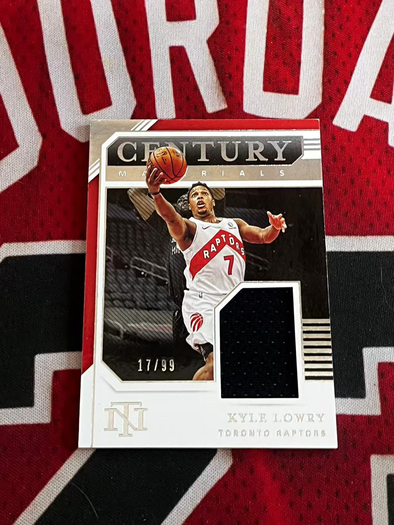 【0手续费接寄拍】2020-21 PANINI NATIONAL 国宝高端系列 猛龙名宿 小钢炮 凯尔洛瑞 99编 GU 大窗亲穿落场球衣物料切割 衣料实物卡 专收凑套必备【烂臭嘴拍卖】