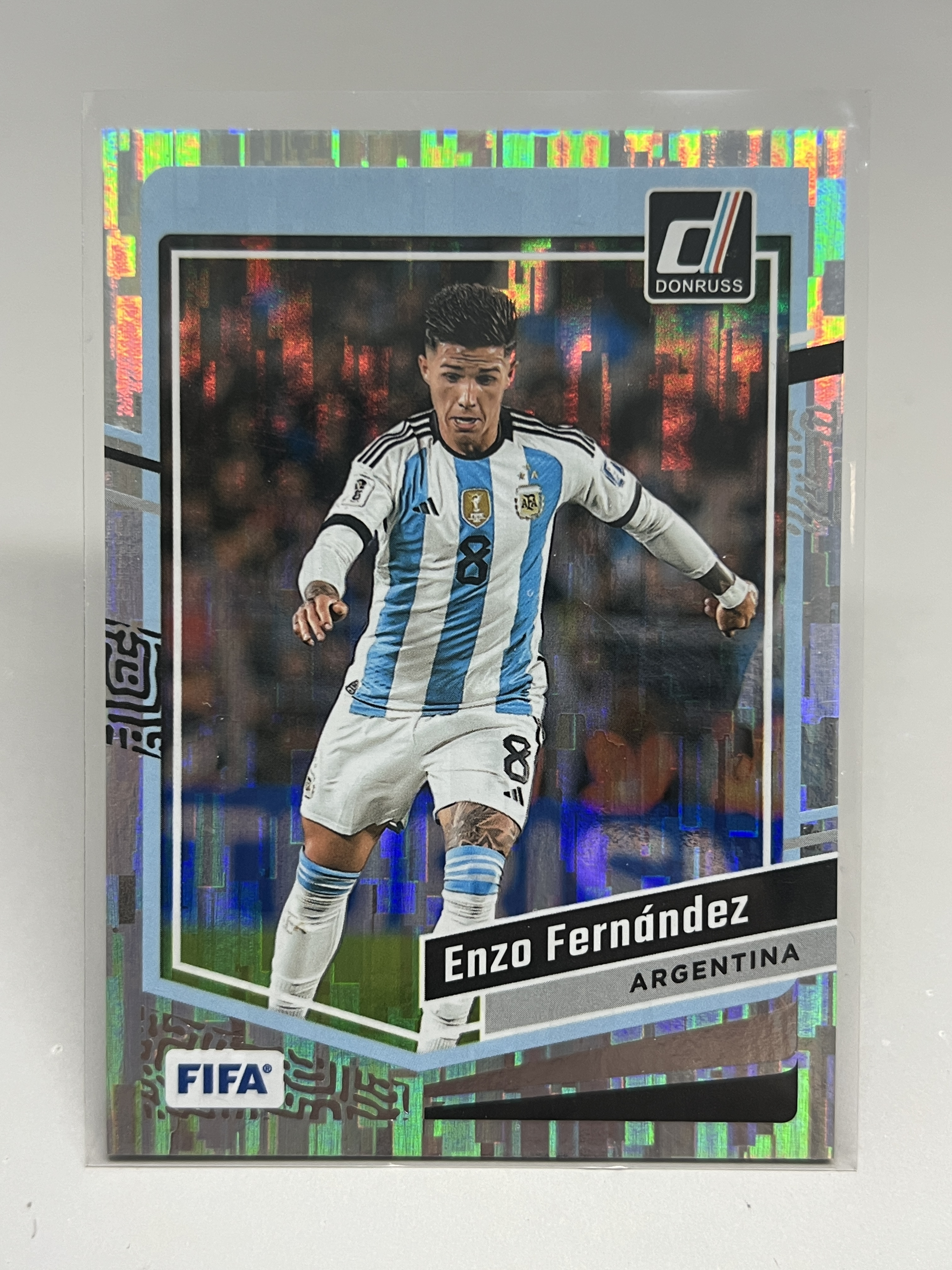 2023-24 Panini Donruss Enzo Fernández 【挂机拍卖】帕尼尼 杜蕾斯 恩佐·费尔南德斯 阿根廷 切尔西 瀑布折 银折 #4 收藏 投资 卡品如图