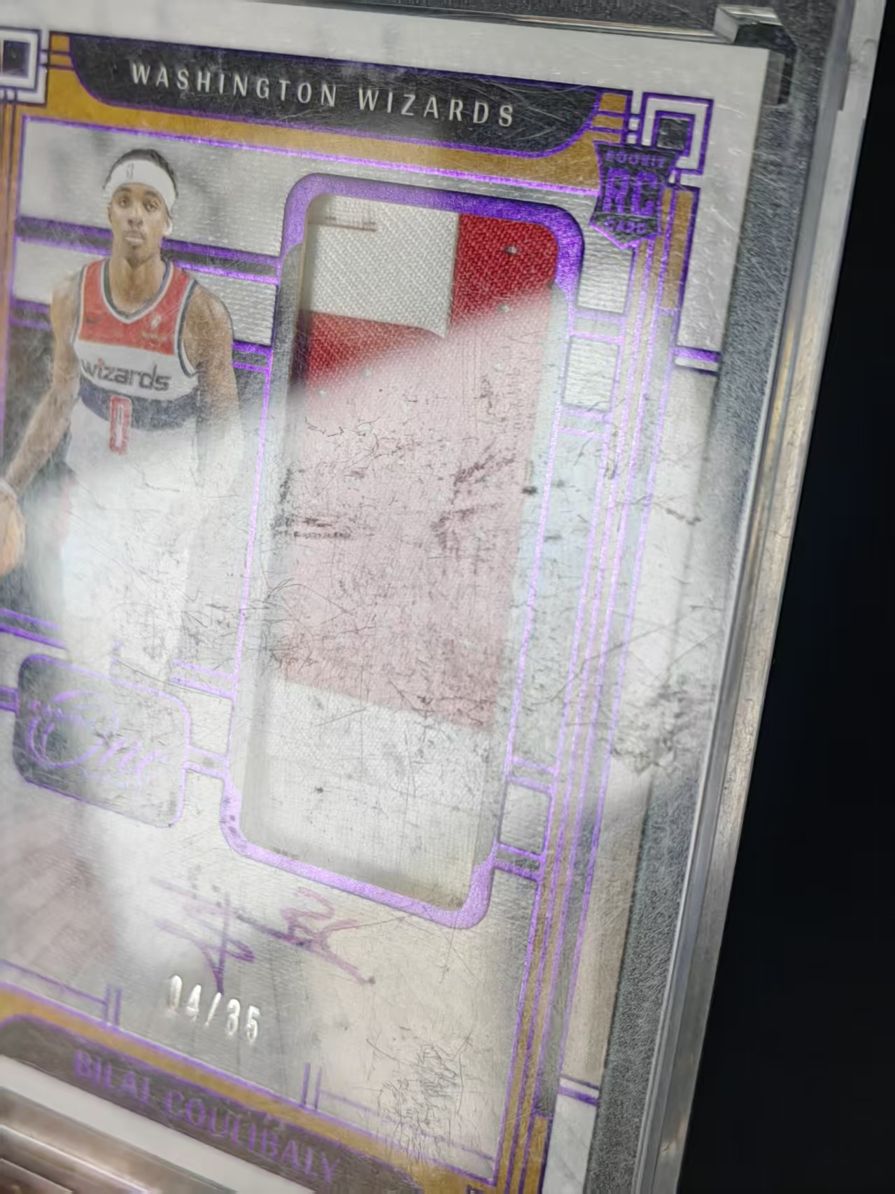 2023-24 Panini One and One Bilal Coulibaly RC 【林林拍卖吹c王】one系列 奇才 新秀 库利巴利 04/35编 RPA 球衣实物物料 卡签签字 原封砖磨损