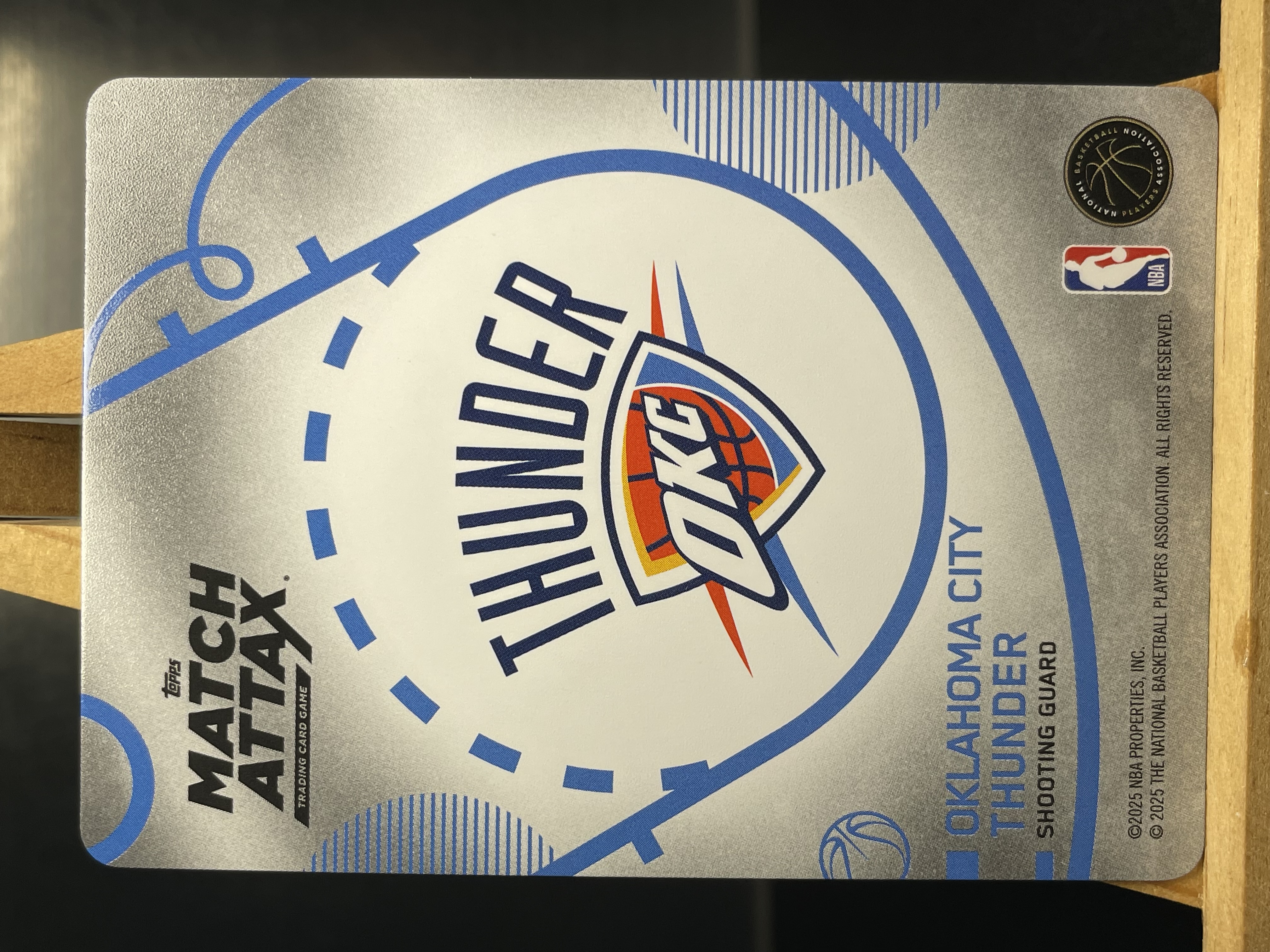 (A11) 2025 Topps 折射 老八 杰伦 威廉姆斯 雷霆 近期大热球星 收藏凑套必备 卡品如图 !!!