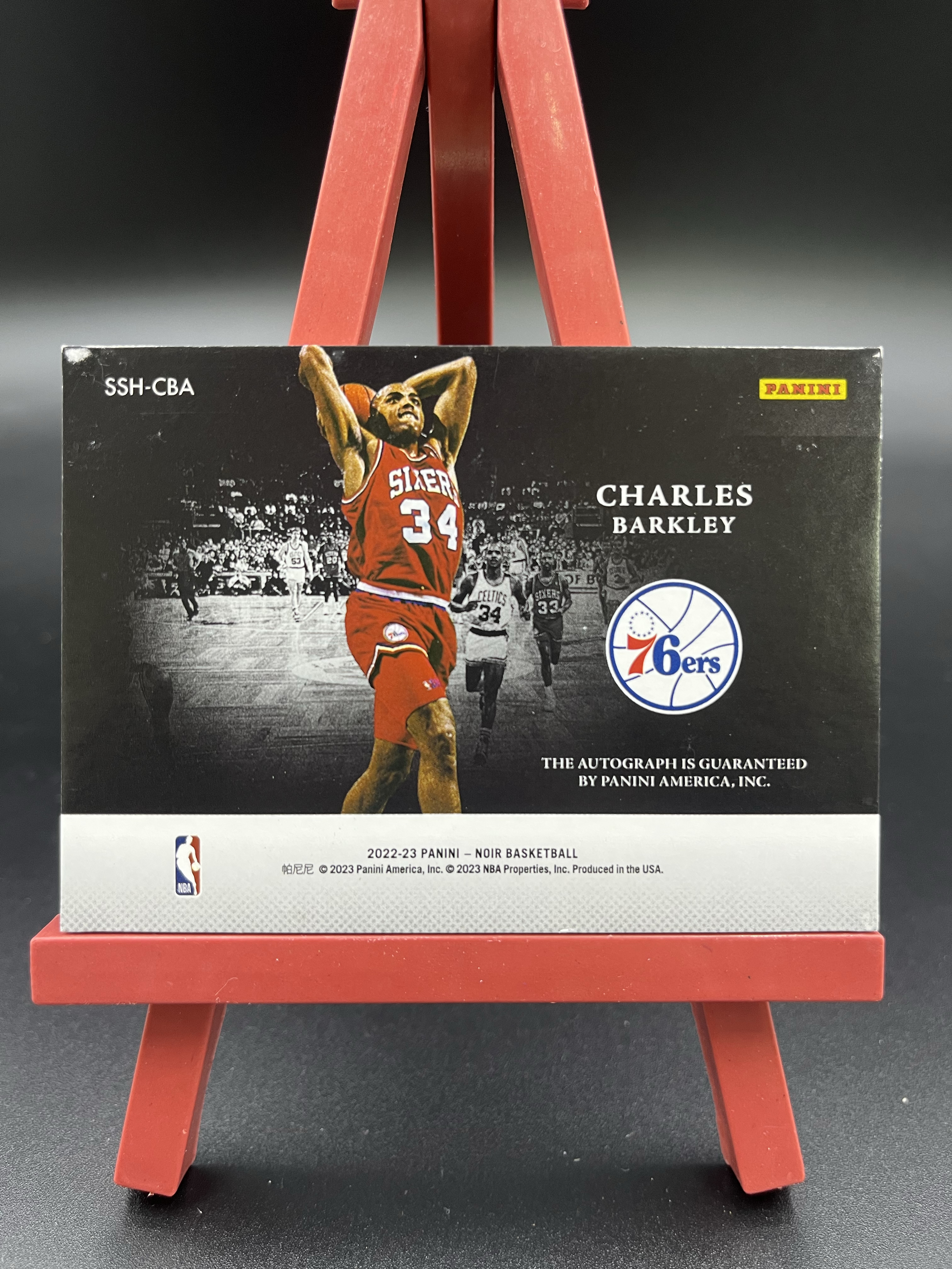 2022-23 Panini Noir Charles Barkley 诺尔 查尔斯 巴克利 飞猪 镜面 金笔签 卡签 签字 聚光灯 18/25编 76人 卡品如图 19不加冰