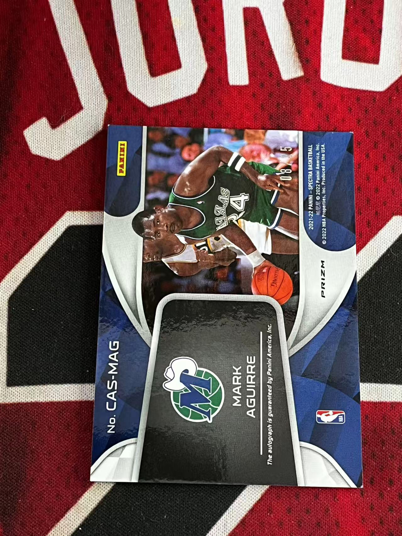 【接寄拍】2021-22 PANINI SPECTRA 光谱系列 独行侠名宿 马克阿奎尔 25编 低编 签字卡 MOJO折 折射 专收凑套必备【烂臭嘴拍卖】