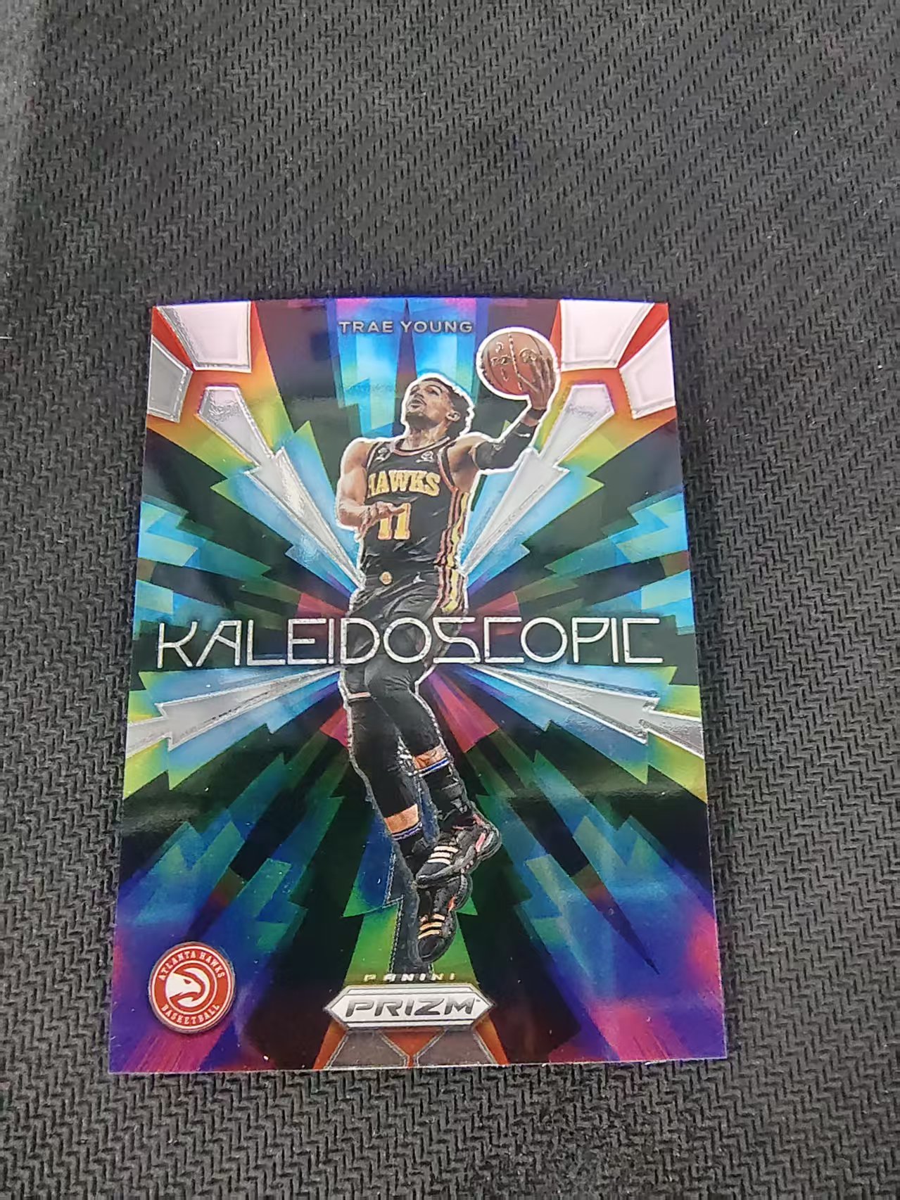 【可合并,不累计】2023-24 Panini Prizm Trae Young 特雷杨 吹杨 老鹰 万花筒特卡 PZ 划痕 边角微瑕 介意勿拍 #18