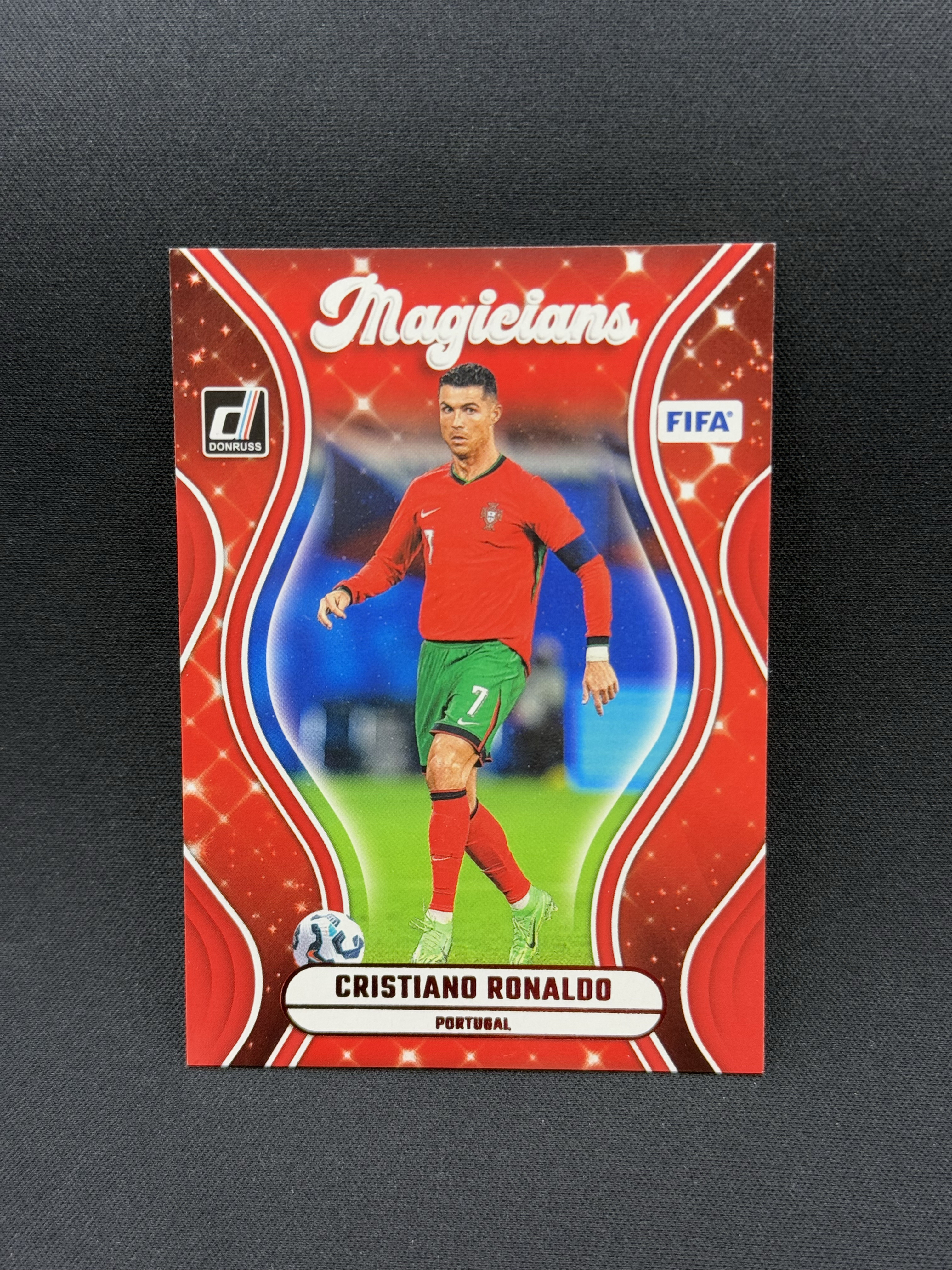2024-25 Panini Donruss Cristiano Ronaldo 【小贝代拍】杜蕾斯 葡萄牙 皇马 曼联 总裁 C罗 魔术师特卡 红折 队色 红配红 卡品如图 拍前看描述 XNP