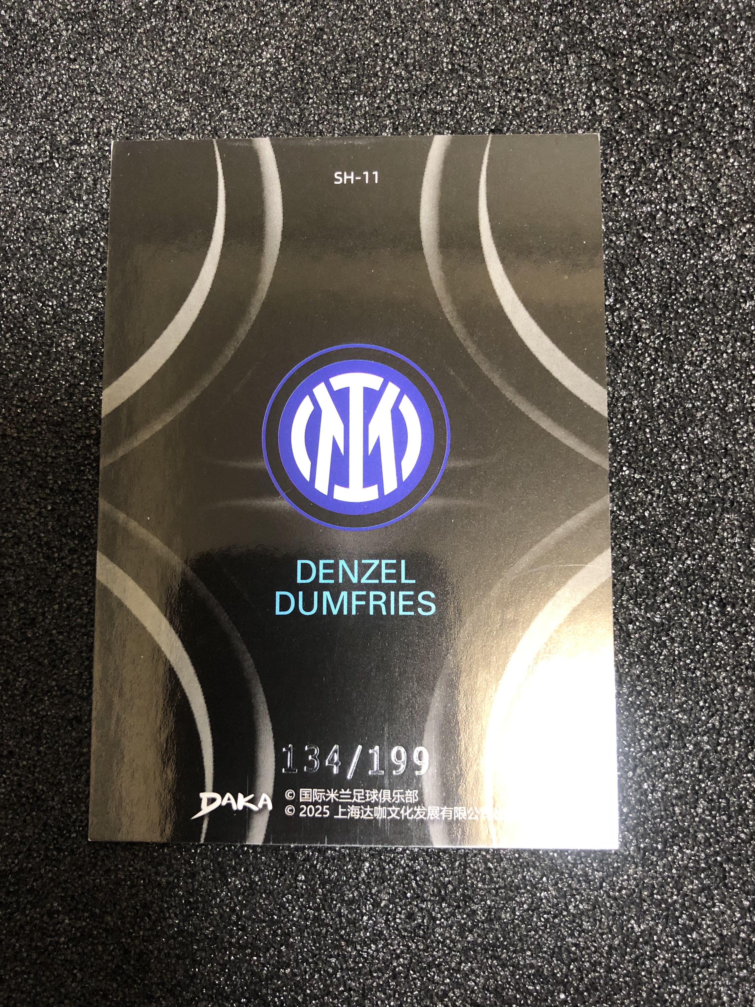 2025 DAKA 国际米兰 Denzel Dumfries 国际米兰队盒 邓弗里斯 荷兰 199编 134/199 卡品如图 凑套收藏必备