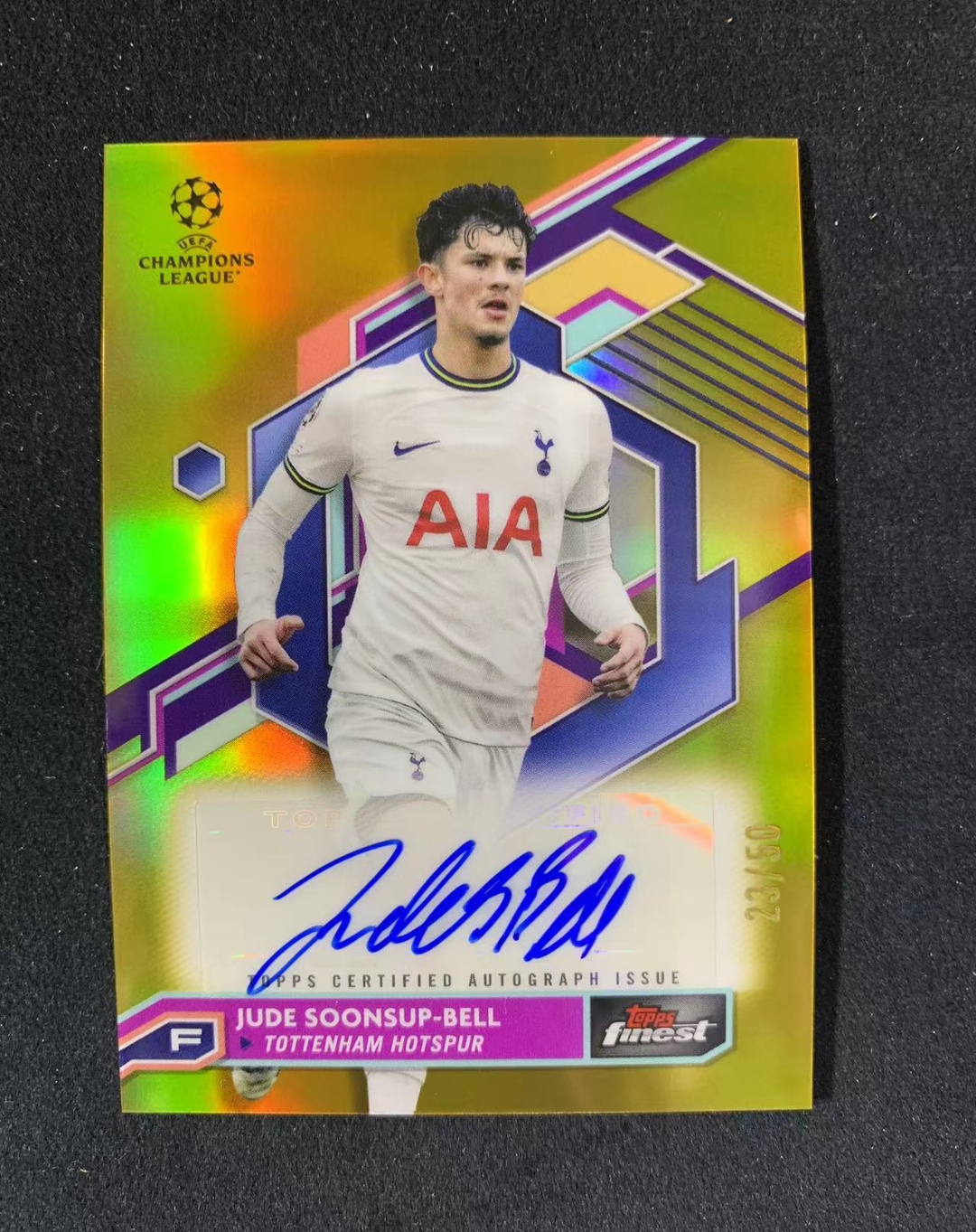 2022-23 Topps Finest 欧冠 热刺 Jude Soonsup-Bell 裘德 桑索 苏瑟普贝尔 23/50编 金折 签字墨迹完美 英格兰 卡品如图 收藏必备 贝克汉姆 詹姆斯同背编
