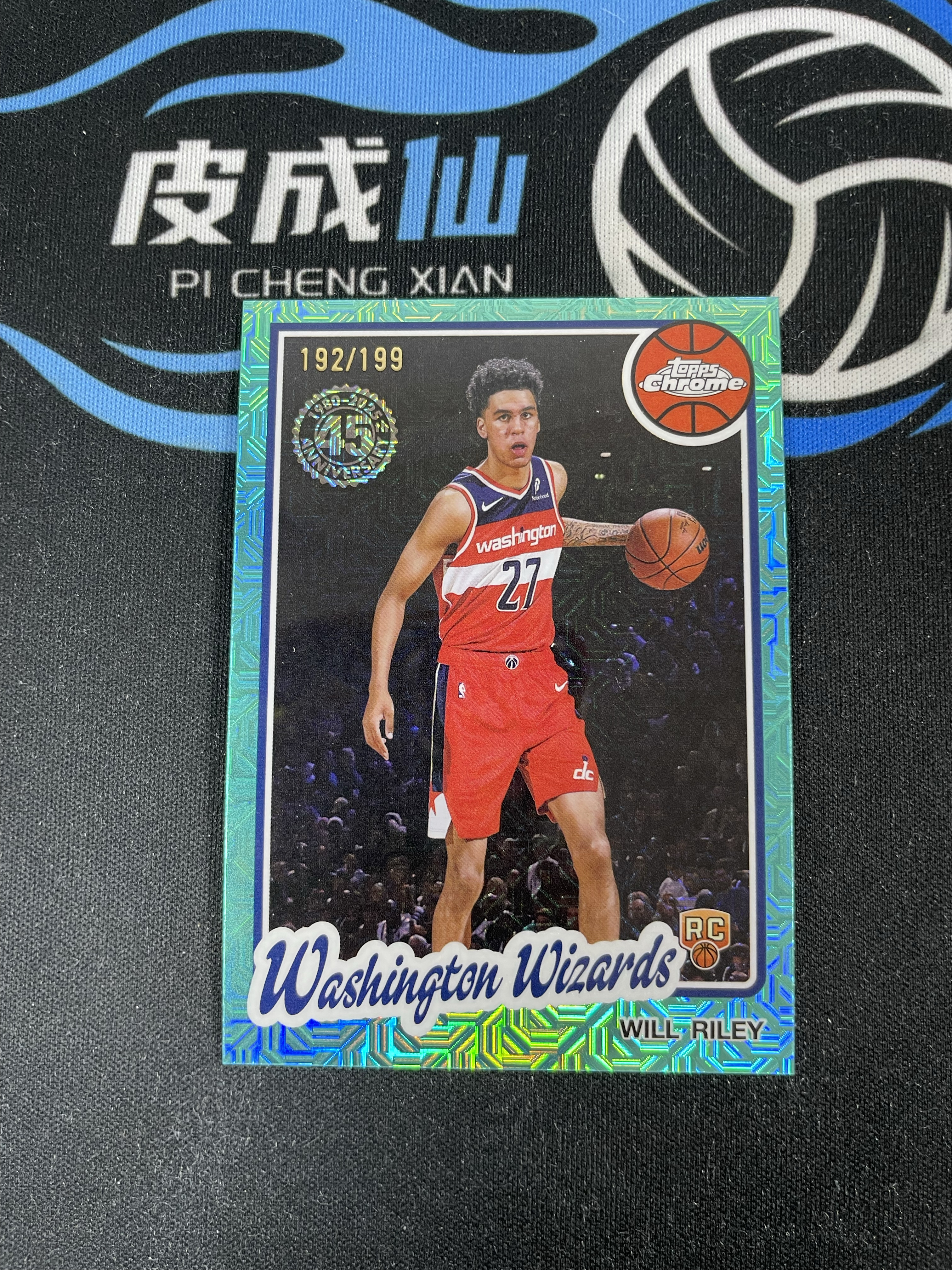 【皮成仙拍卖】 2025 TOPPS 奇才 WILL RILEY 威尔凯利 新秀 RC 蓝MOJO折 1980-2025th 45周年 复古 199编 瑕疵如图【只发顺丰】kenh11.8