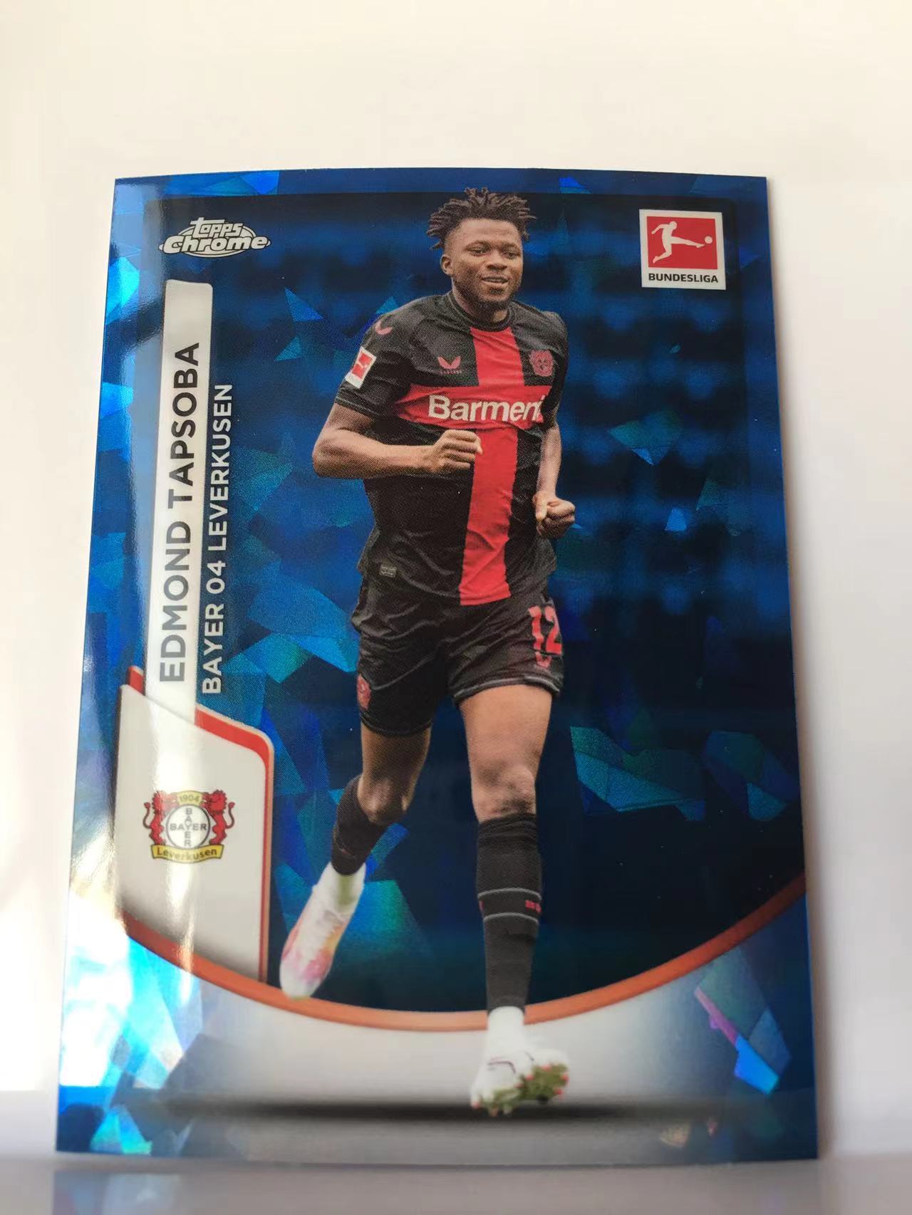 2024 Topps Chrome edmond tapsoba 埃德蒙德 塔普索巴 勒沃库森  蓝宝石 蓝碎冰折 德甲 卡品如图 C028F