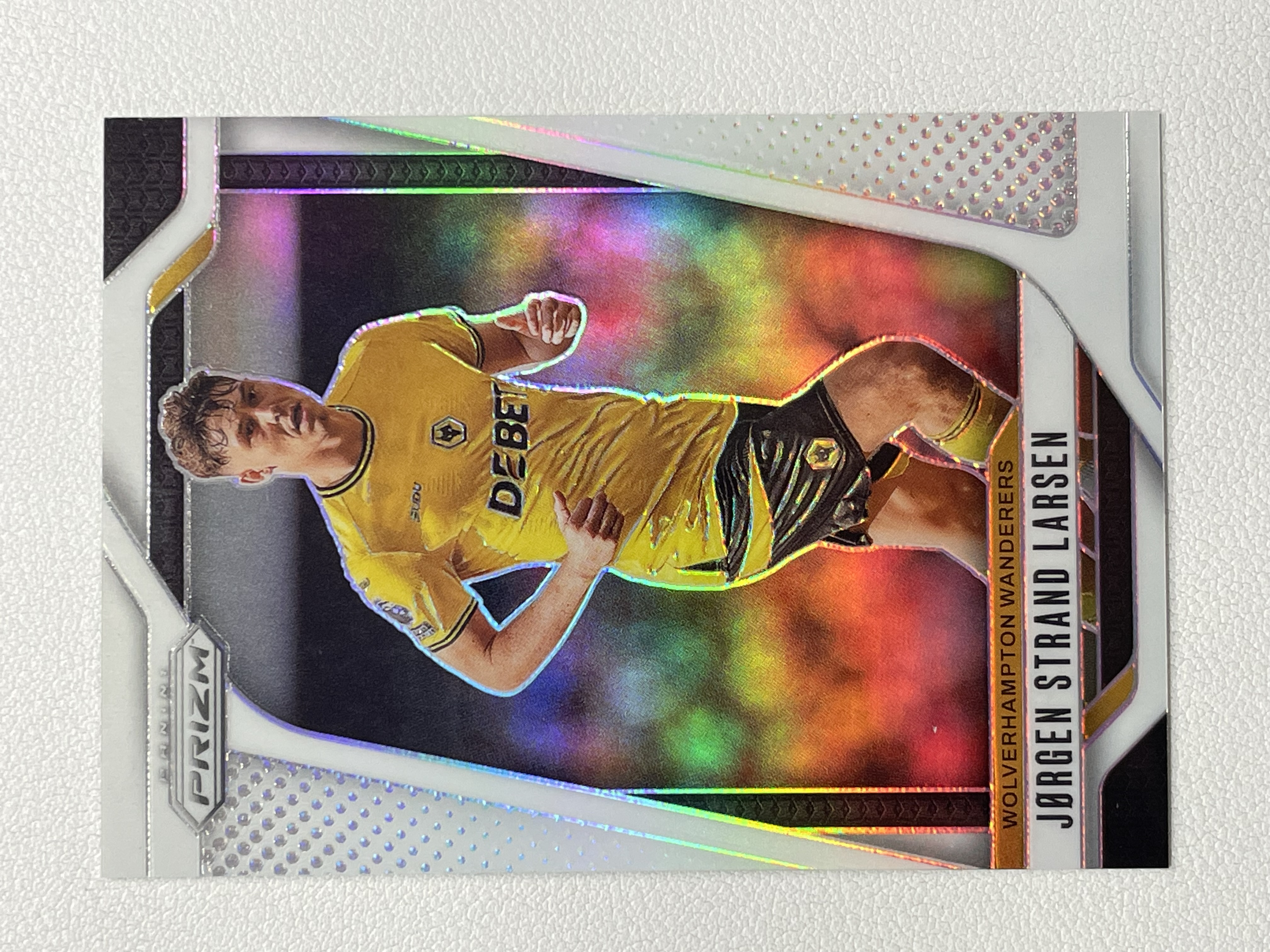 【天秤座代卖到卡预付85%】2024-25 Panini Prizm 狼队 Strand Larsen 拉尔森 白折 35编 低编 实卡好看 收藏必备※五公子