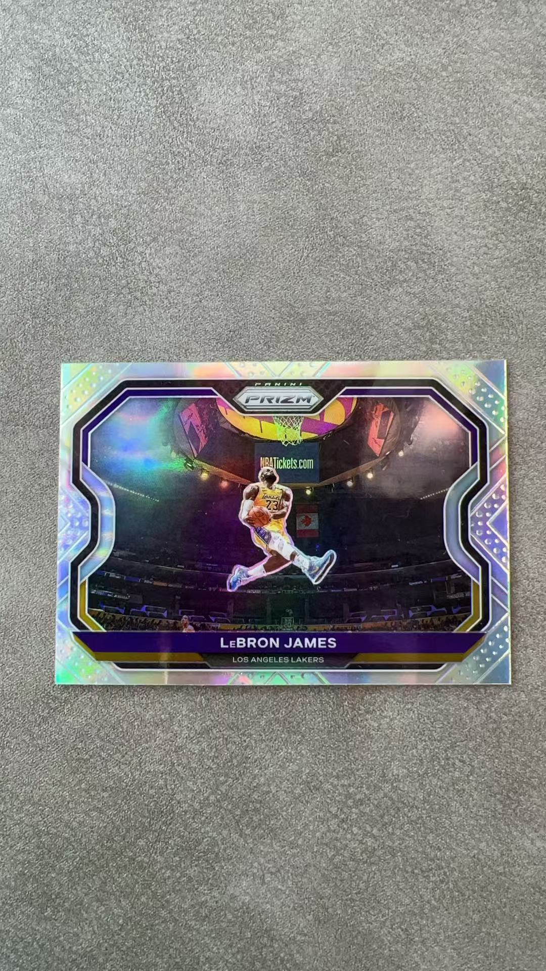 6594【330球星卡实体店代卖】2020-21 帕尼尼 PRIZM 勒布朗 詹姆斯 LeBron James 湖人 剪刀脚 银折 仅顺丰寄付(UK23)