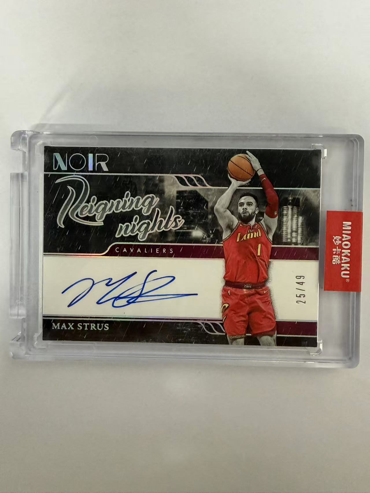 2023-24 Panini Noir Max Strus 诺尔 雨夜签 骑士 马丁 斯特鲁斯 Martin 卡签 49编 卡品如图 (soso)