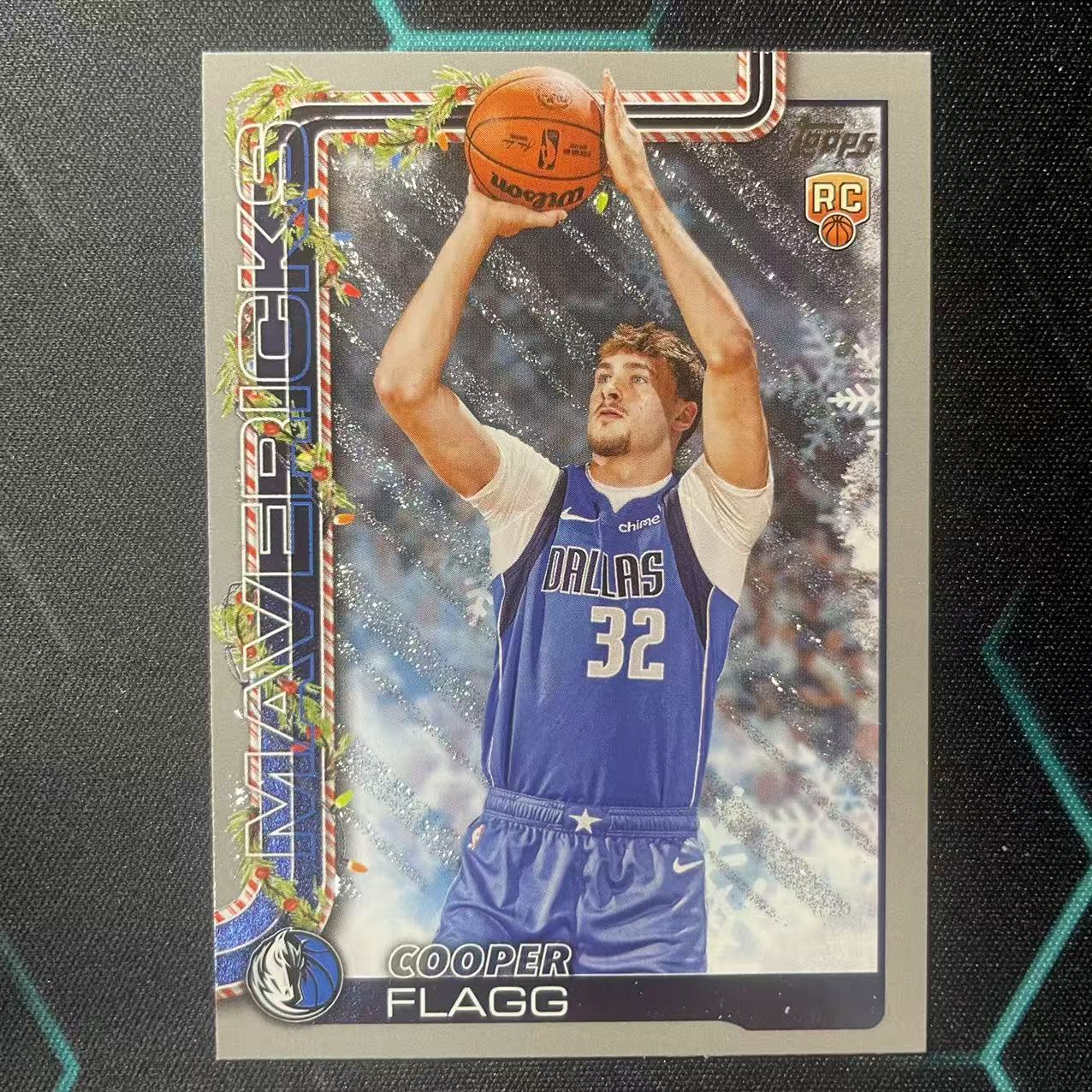2025 Topps Flagship Cooper Flagg RC 【阿福代卖】 库珀 弗拉格 独行侠 新秀 雪花折 圣诞 假日独占 收藏必备(行行行)