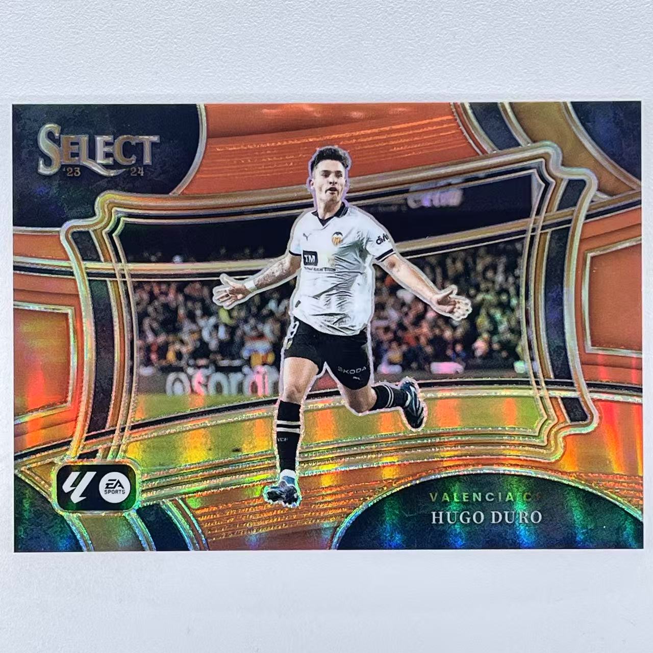 X 2023-24 Panini Select LA LIGA Hugo Duro 乌戈 雨果 杜罗 西班牙 瓦伦西亚 皇马 赫塔菲 西甲 49编 三级 横版 橙折 折射 轻印如图 WWW#