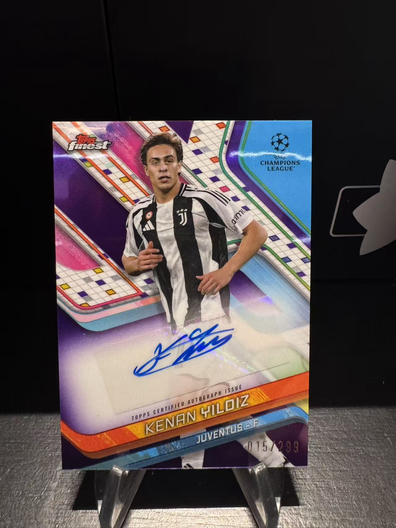 龖2024-25 Topps Finest 伊尔迪兹 欧冠尤文图斯 凯南伊尔迪兹 015/299编 紫折 完美签字 土耳其 Kenan Yildiz 拜仁慕尼黑 居莱尔乌尊队友 卡品如图 MJ002L