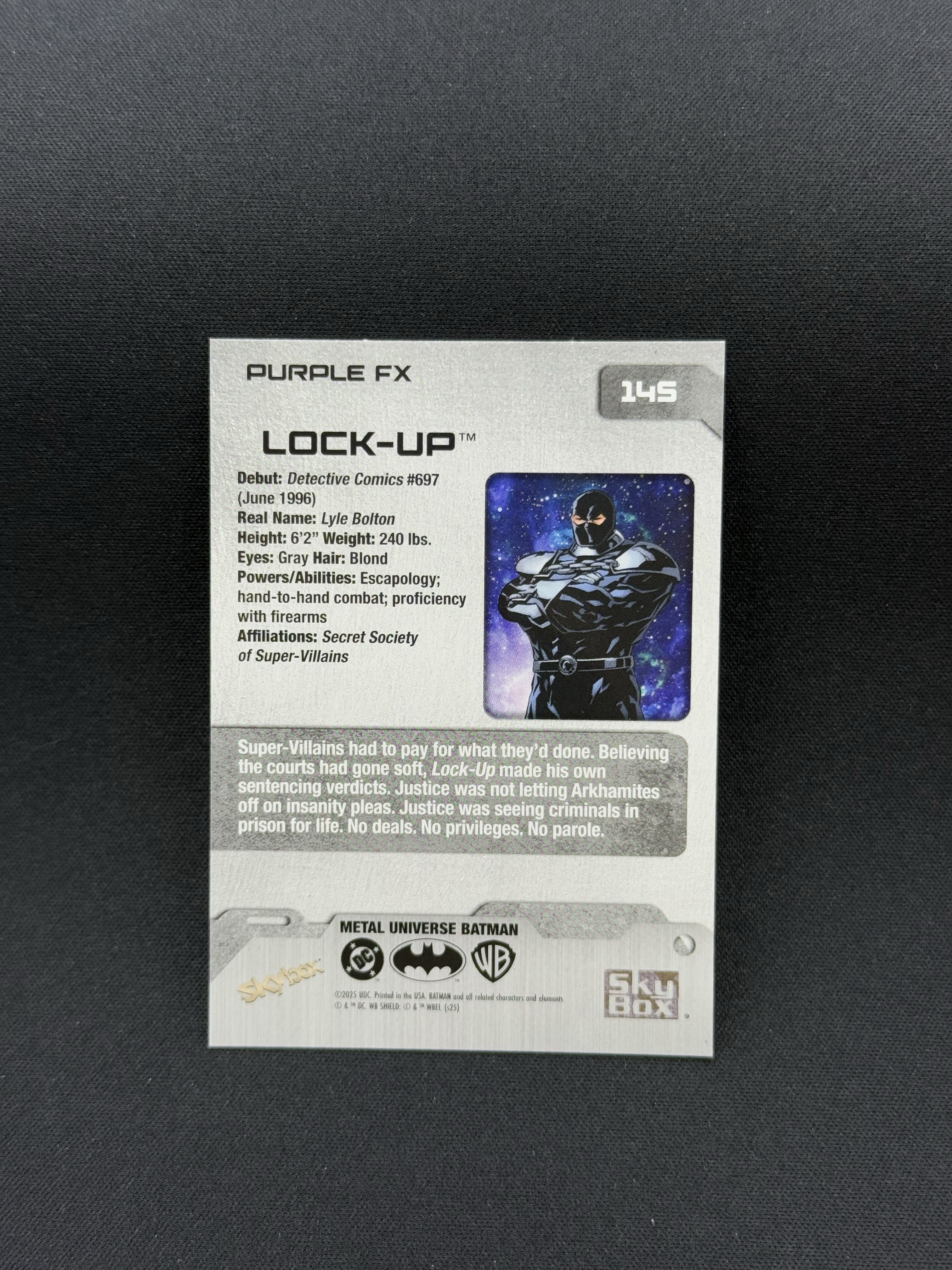 2025 Upper Deck Skybox DC Metal Batman Lock-Up 【小贝代拍】UD 蝙蝠侠 元年 蝙蝠侠金属宇宙 紫平行 卡品如图 拍前看描述 XNP