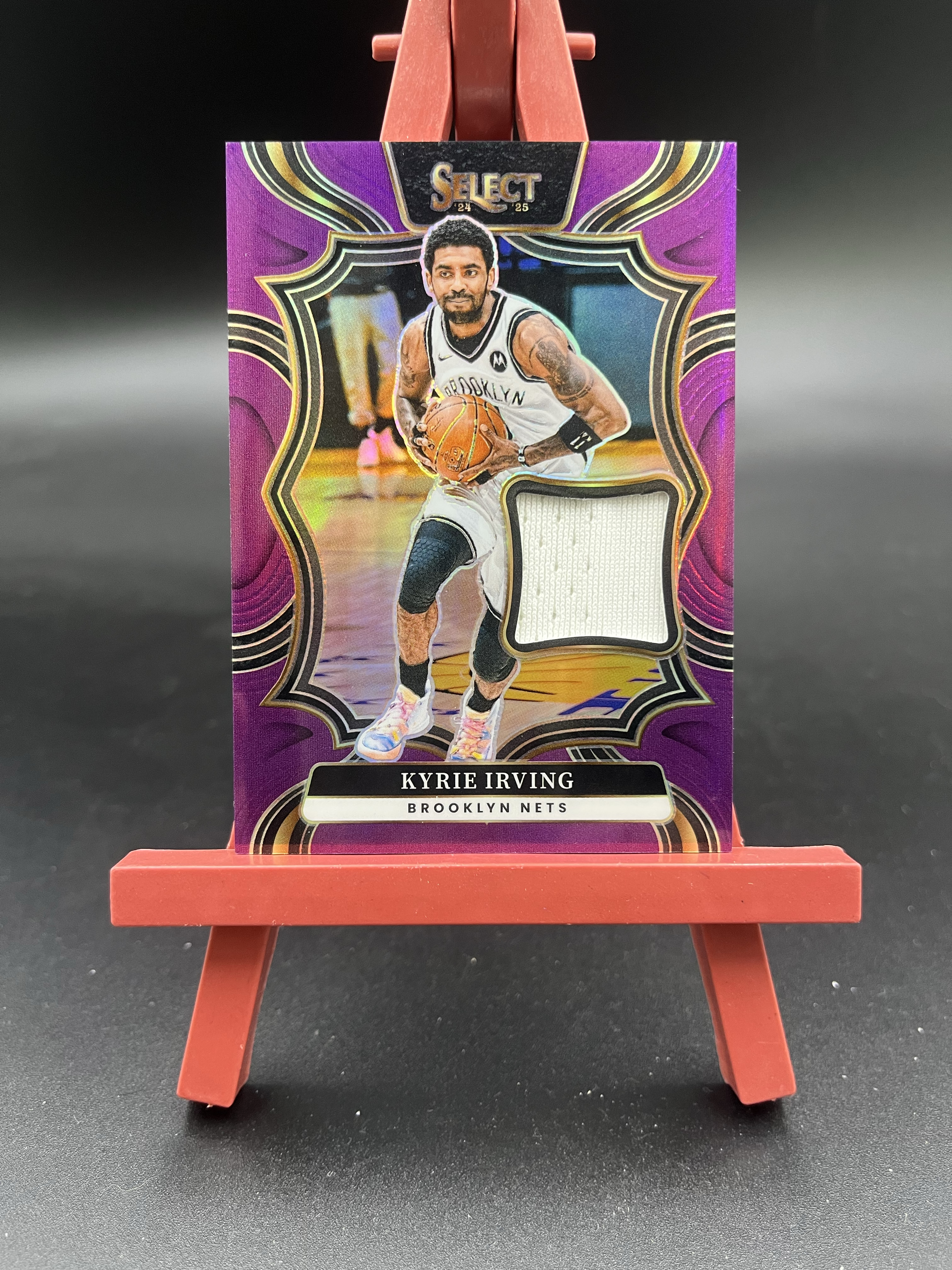 2024-25 Panini Select Kyrie Irving 篮网 欧神仙 凯里 欧文 球衣物料切割 紫折 折射 9/99编 GU亲穿落场 卡品如图【优质物料专场】04WZ