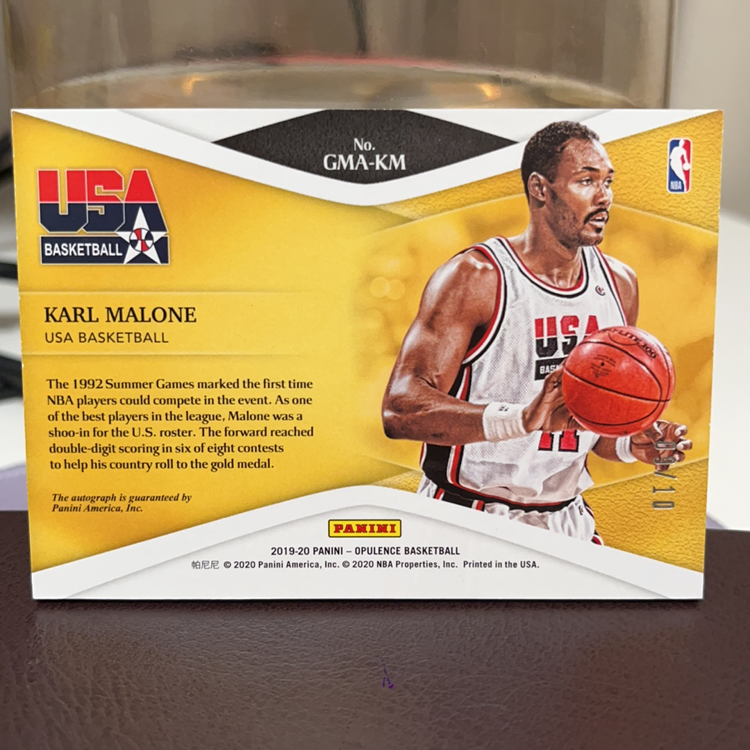 2019-20 Panini Opulence Karl Malone USA 美国队 爵士 卡尔 马龙 邮差 金书 10编 签字 卡签 精美 卡品如图