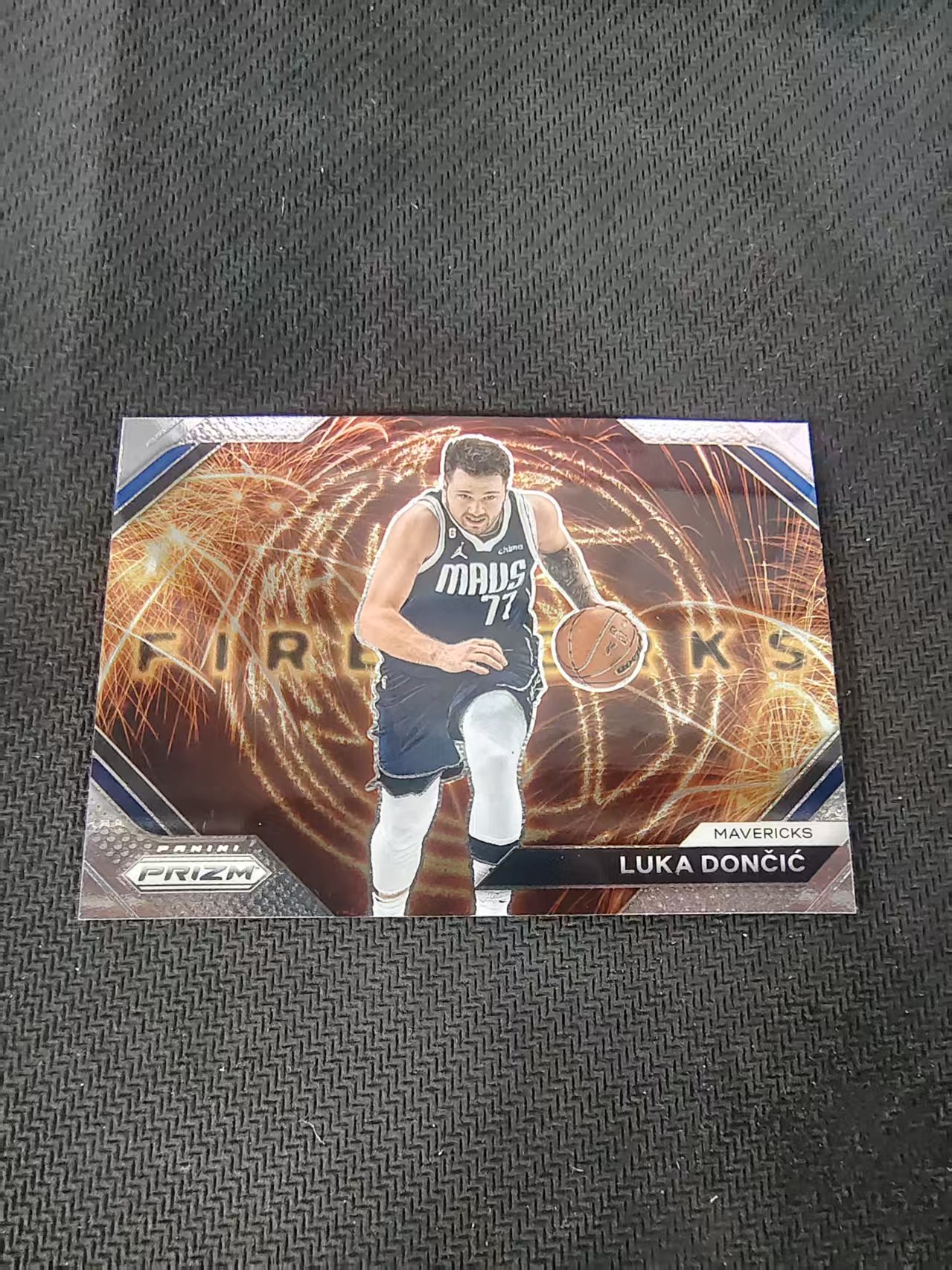 【可合并,不累计】2023-24 Panini Prizm Luka Doncic 卢卡 东契奇 独行侠 烟花特卡 PZ 划痕 边角瑕疵 介意勿拍 #7