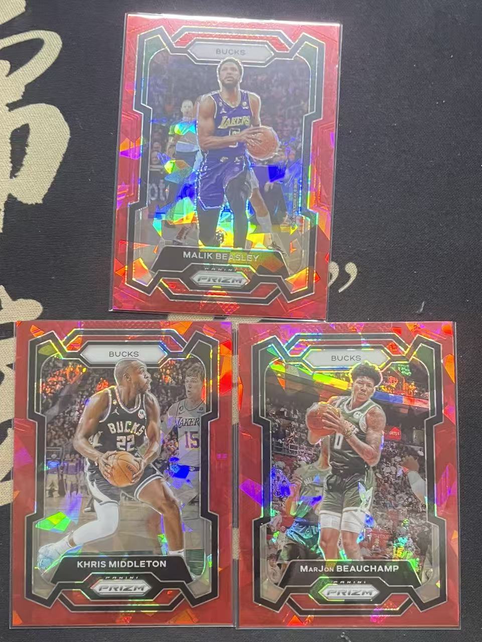 2023-24 Panini Prizm Khris Middleton 克里斯·米德尔顿 马利克·比斯利 马乔恩·比彻姆 雄鹿队 红碎冰 碎冰折 折射 pz 打包 值得收藏(猴子卡社)