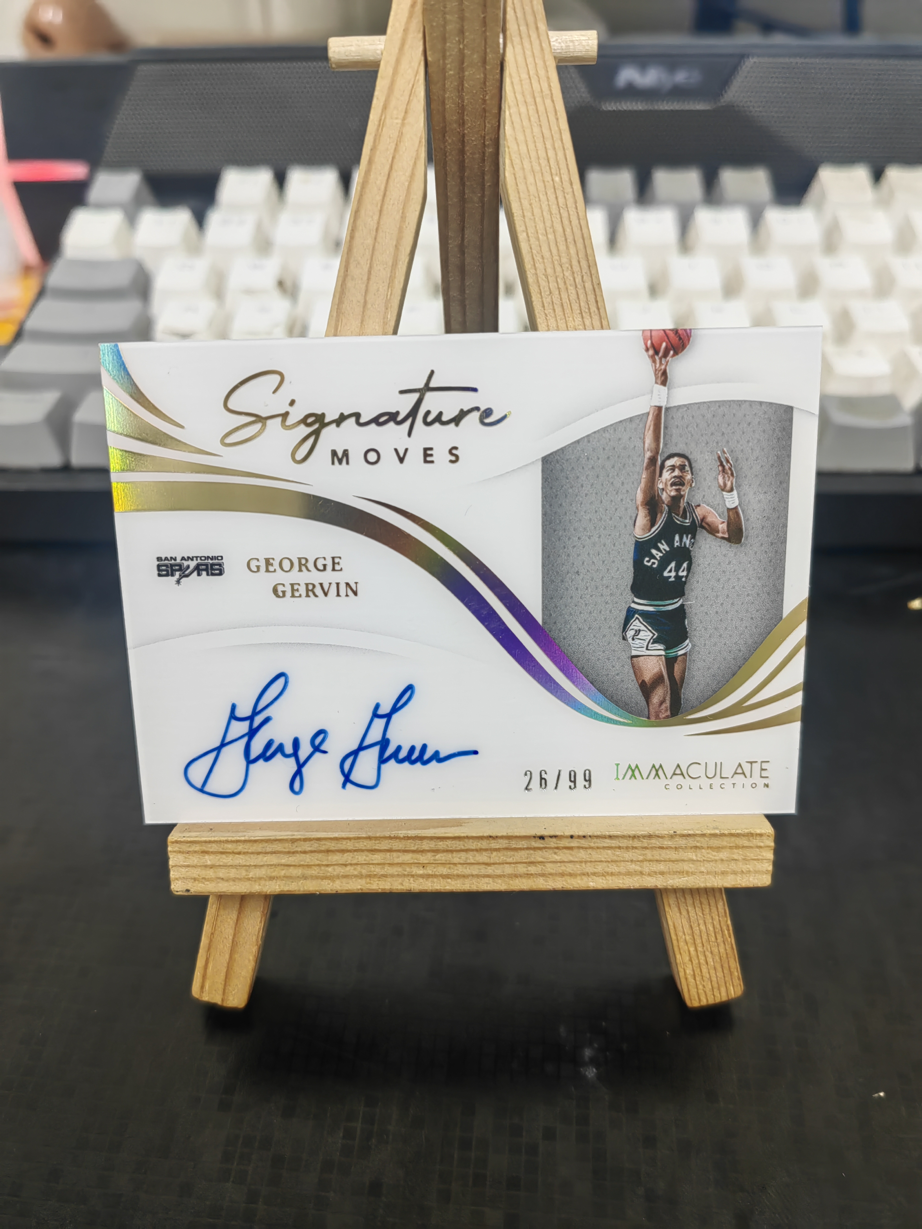 2020-21 Panini Immaculate George Gervin 【来福拍卖】爱咪咪 马刺 乔治 格文 26/99编 镜面 签字 卡签 Moves 招牌动作 卡品如图