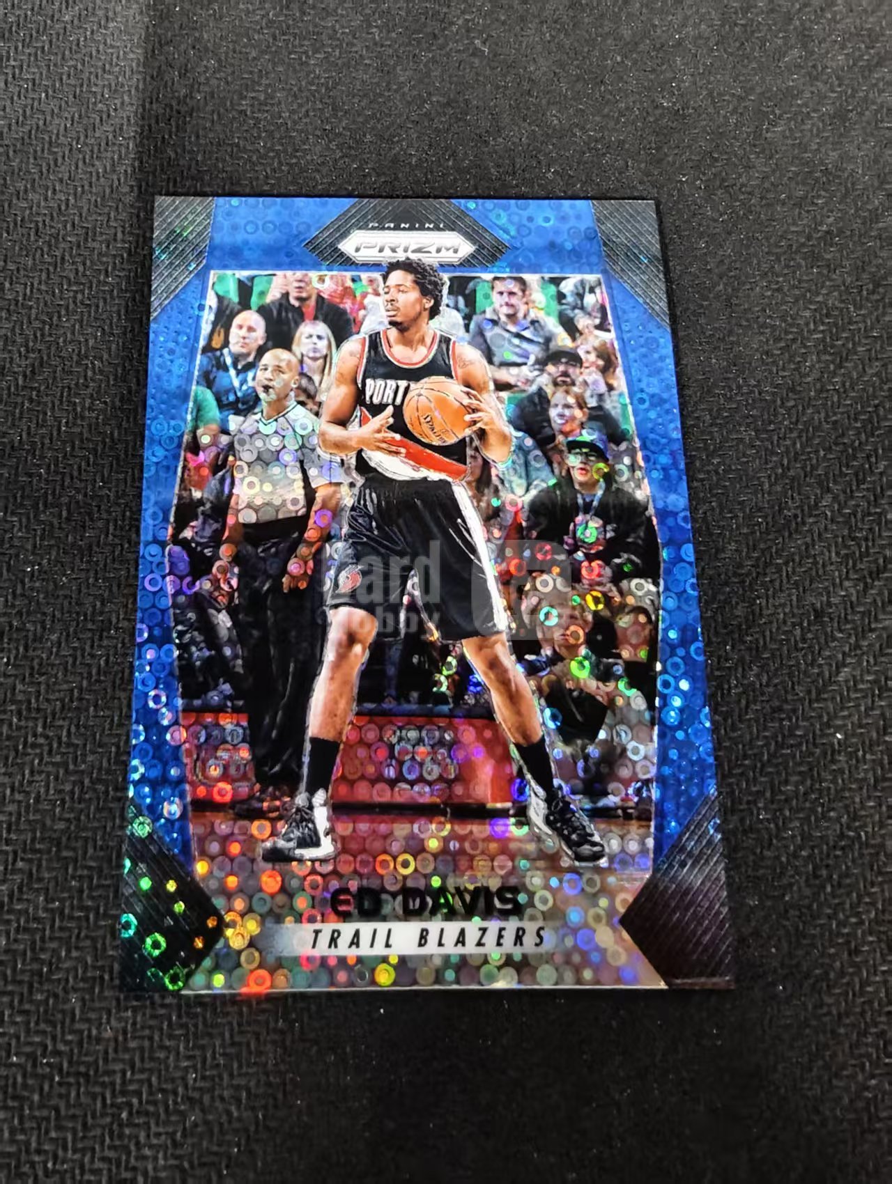 2017-18 Panini Prizm Ed Davis 艾德 戴维斯 开拓者 蓝泡泡折 175编 划痕 边角瑕疵