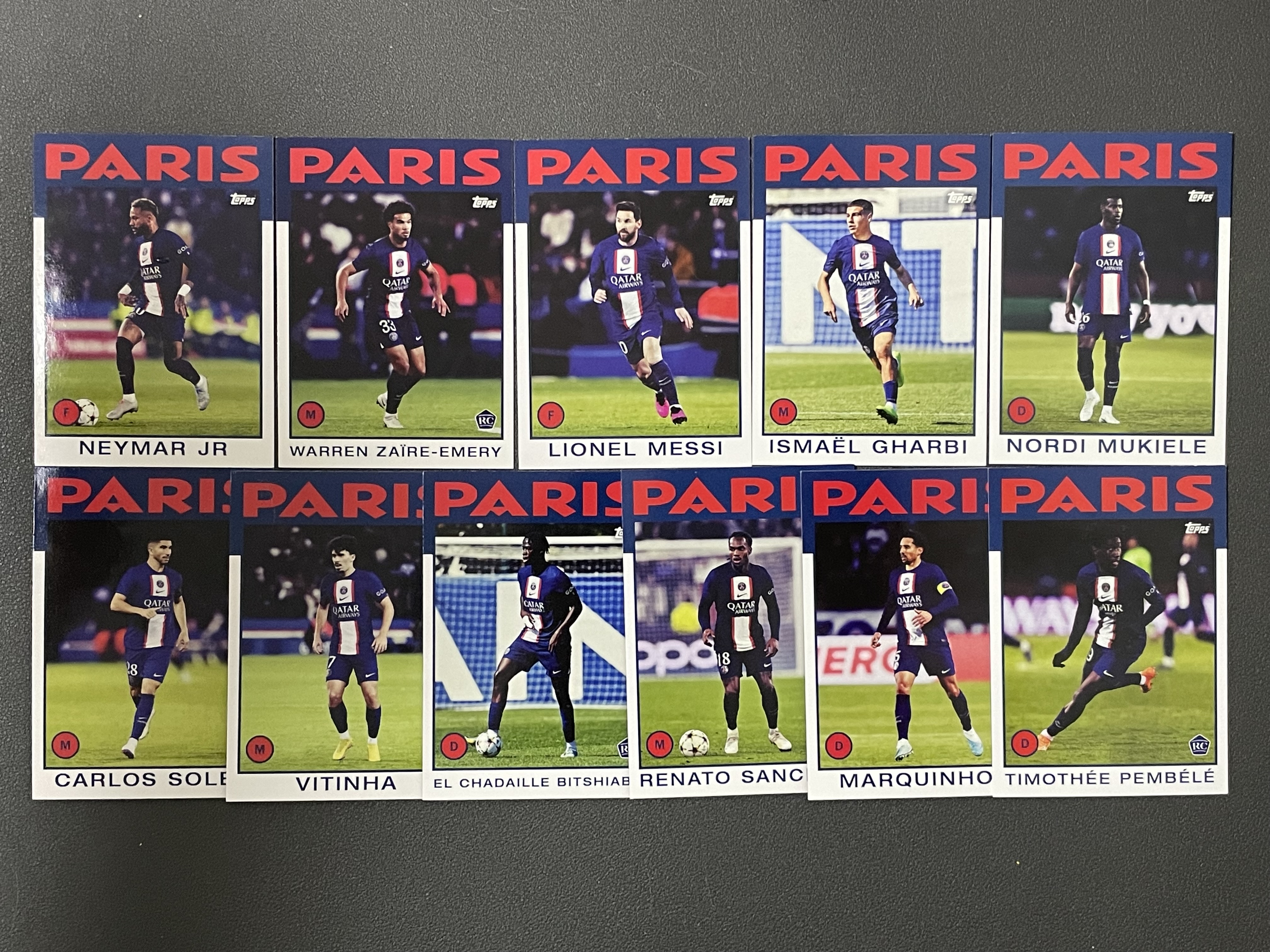 【灰灰卡牌】2022-23 Topps 巴黎队盒 复古特卡 全套 11张齐 Messi 梅西 内马尔 马尔基尼奥斯 维蒂尼亚 大巴黎 巴黎圣日耳曼 拜仁 base RC新秀 一图打包 不保卡品