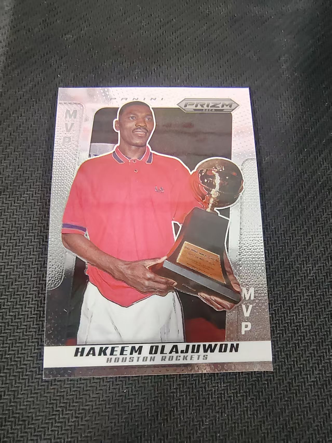 【可合并,不累计】2024-25 Panini Prizm Deca Hakeem Olajuwon PZ 奥拉朱旺 状元 PZ 复刻 MVP 捧杯 划痕 边角瑕疵 #297