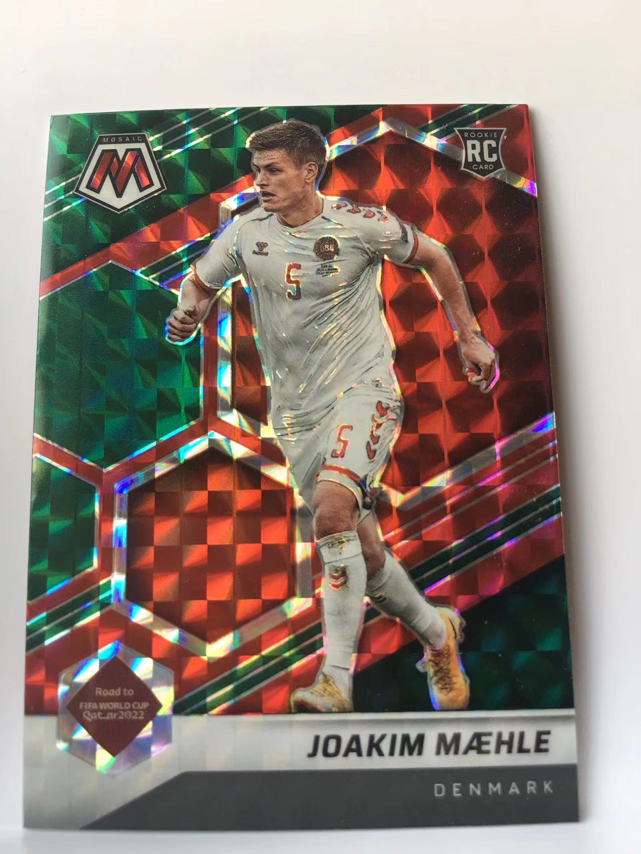 2021-22 Panini Mosaic Joakim Maehle 梅勒 新秀 RC 丹麦  绿马赛克折 世界杯马赛克 卡品如图 C033C