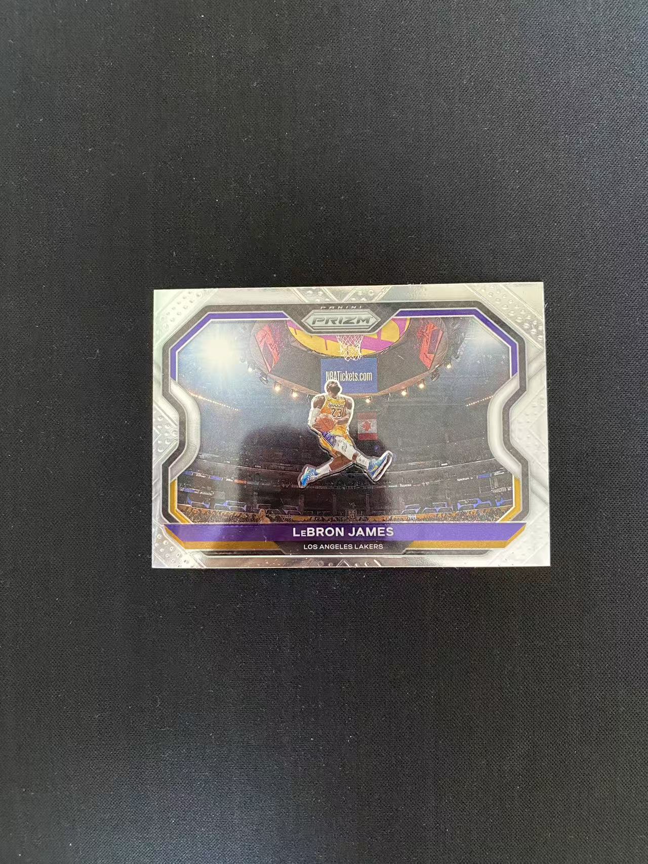 2020-21 Panini Prizm LeBron James 湖人 勒布朗詹姆斯 base 剪刀脚 剪刀腿【king#2】瑕疵如图